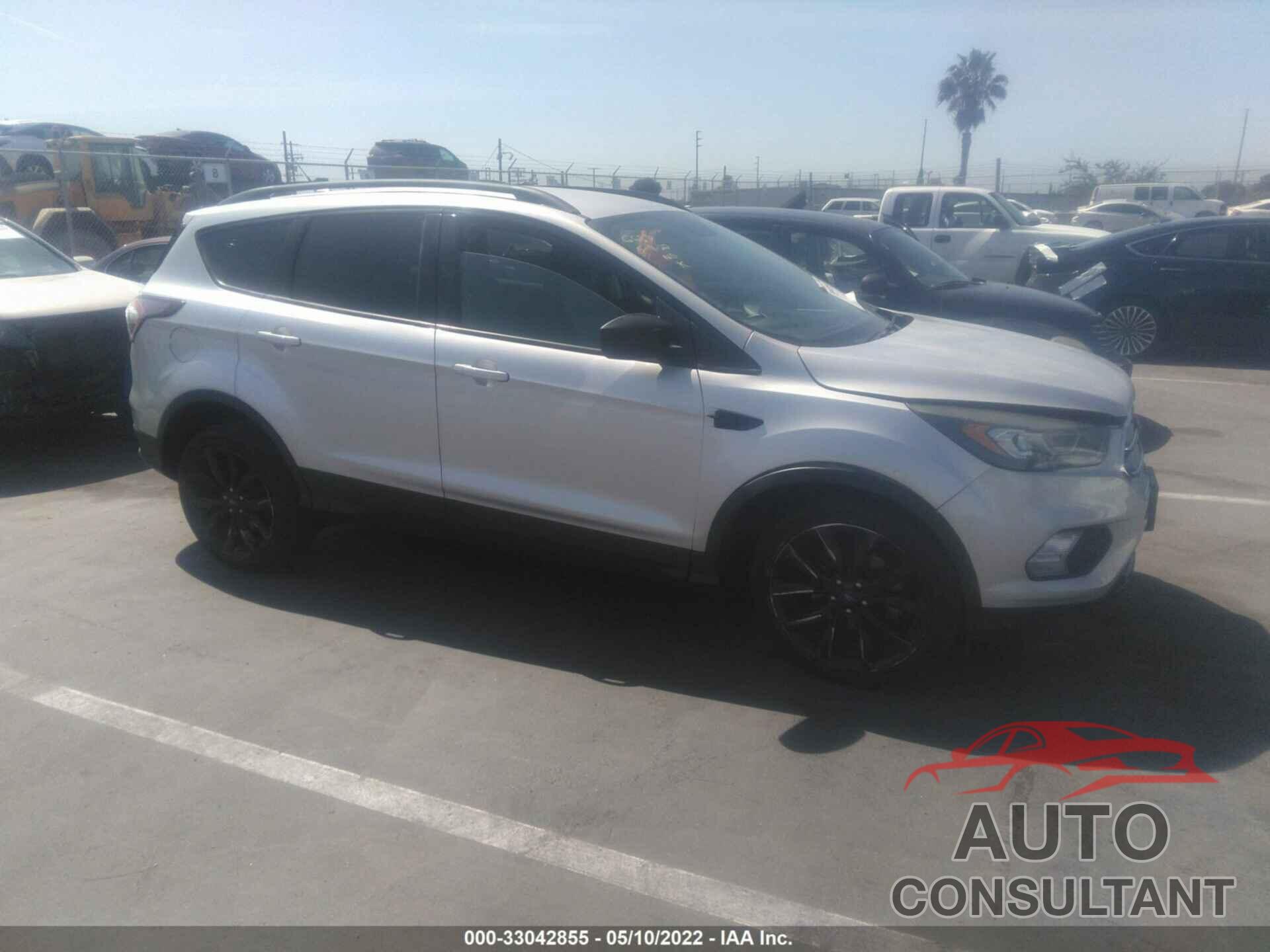 FORD ESCAPE 2017 - 1FMCU0GD1HUC79999