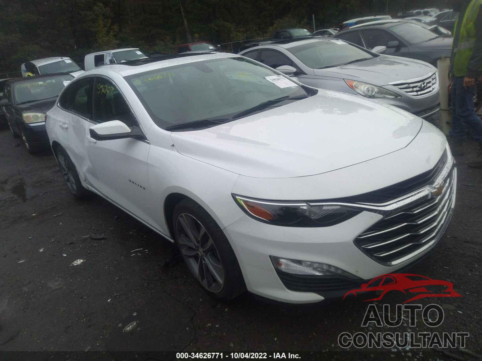 CHEVROLET MALIBU 2021 - 1G1ZD5ST1MF008958