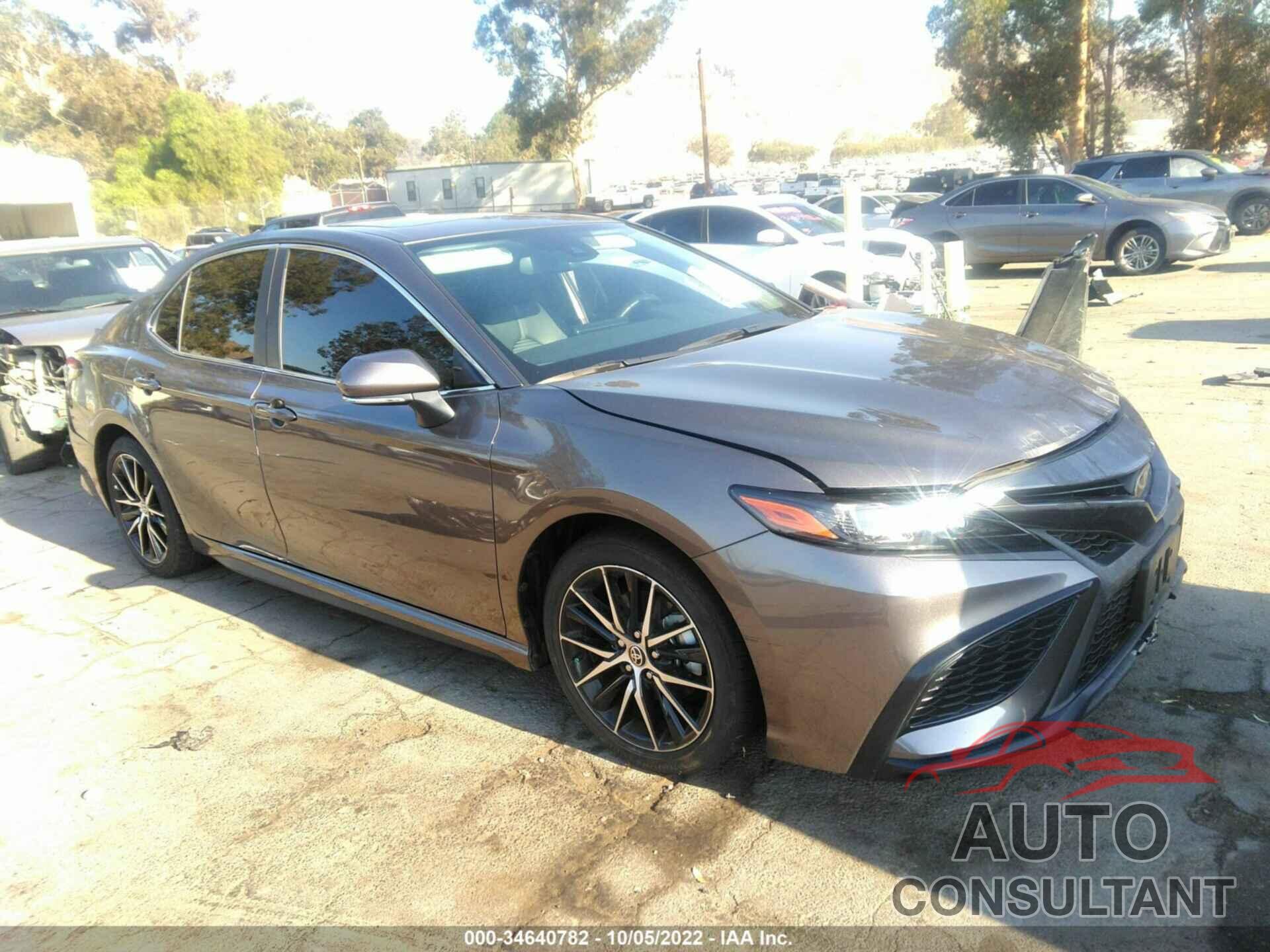 TOYOTA CAMRY 2022 - 4T1T11AK0NU655030