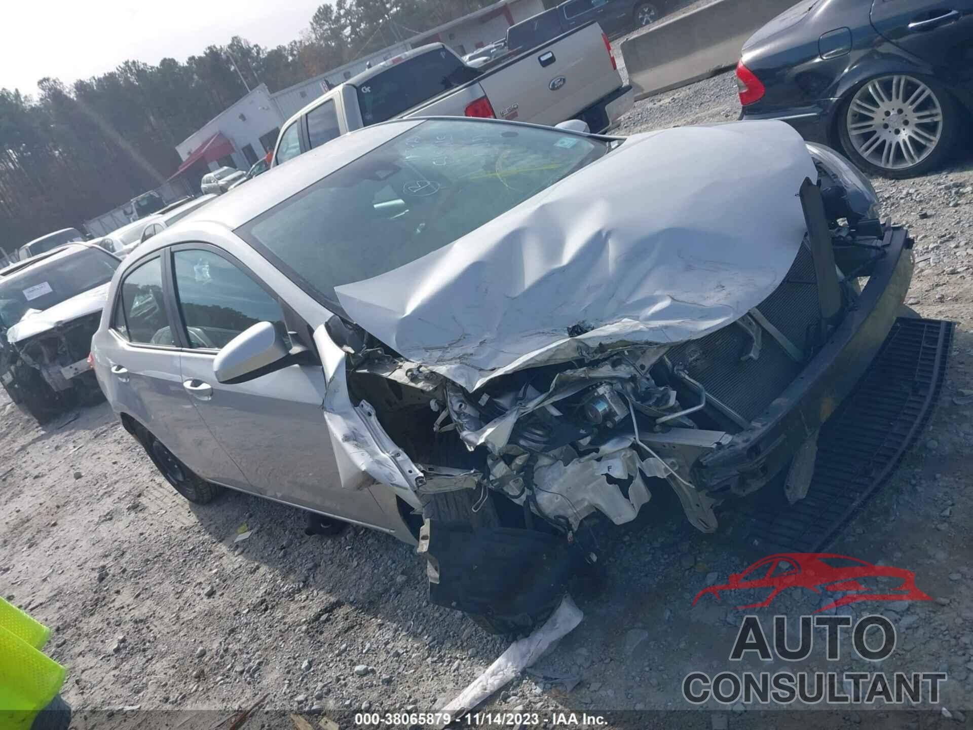 TOYOTA COROLLA 2018 - 5YFBURHE7JP845615