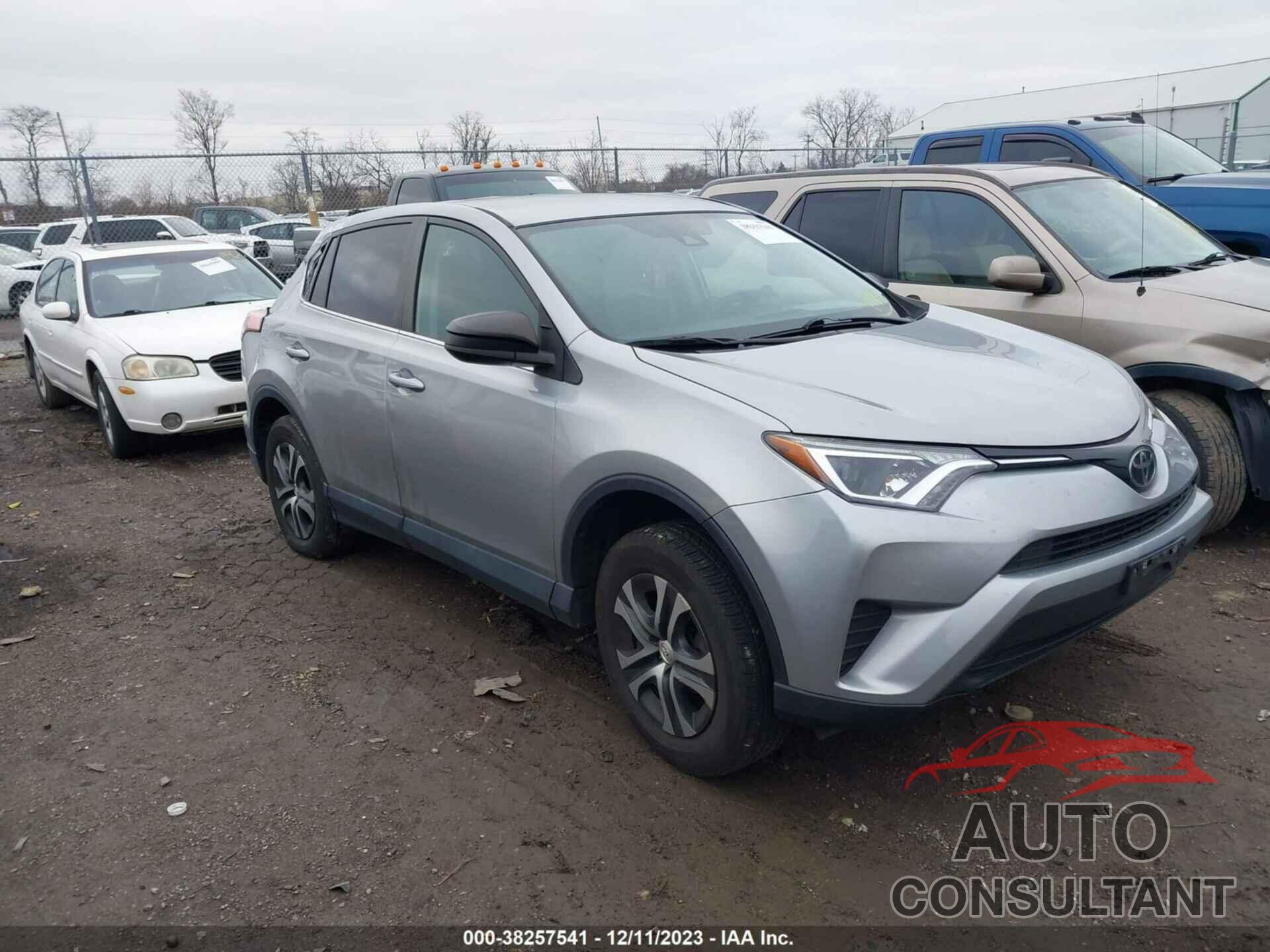 TOYOTA RAV4 2018 - 2T3BFREV3JW812678
