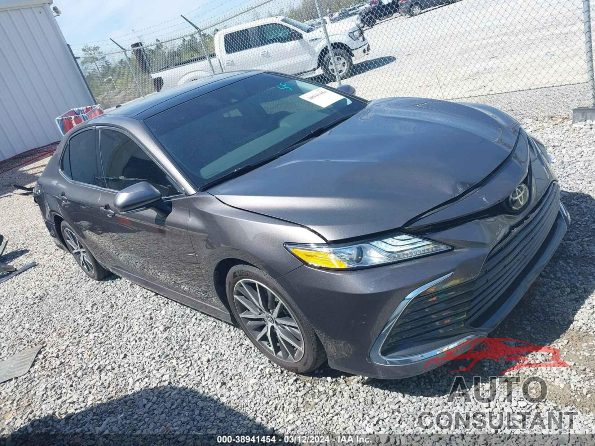 TOYOTA CAMRY 2023 - 4T1F11AK2PU805011