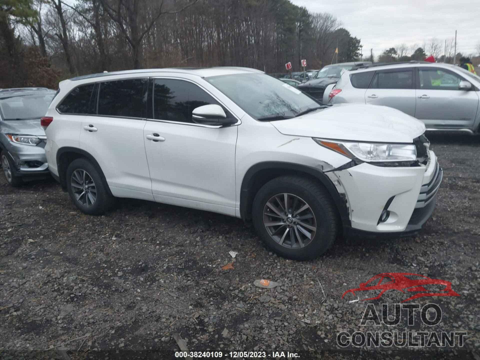 TOYOTA HIGHLANDER 2018 - 5TDJZRFH5JS830127