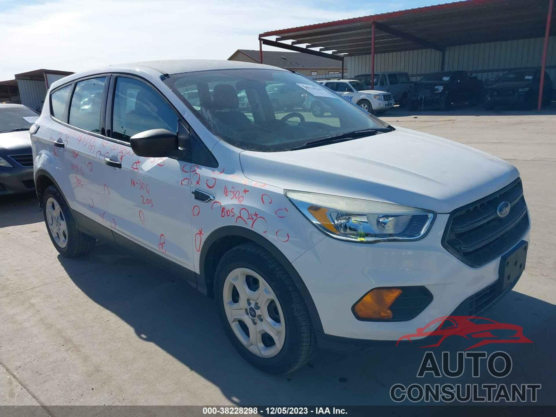 FORD ESCAPE 2017 - 1FMCU0F70HUB79694