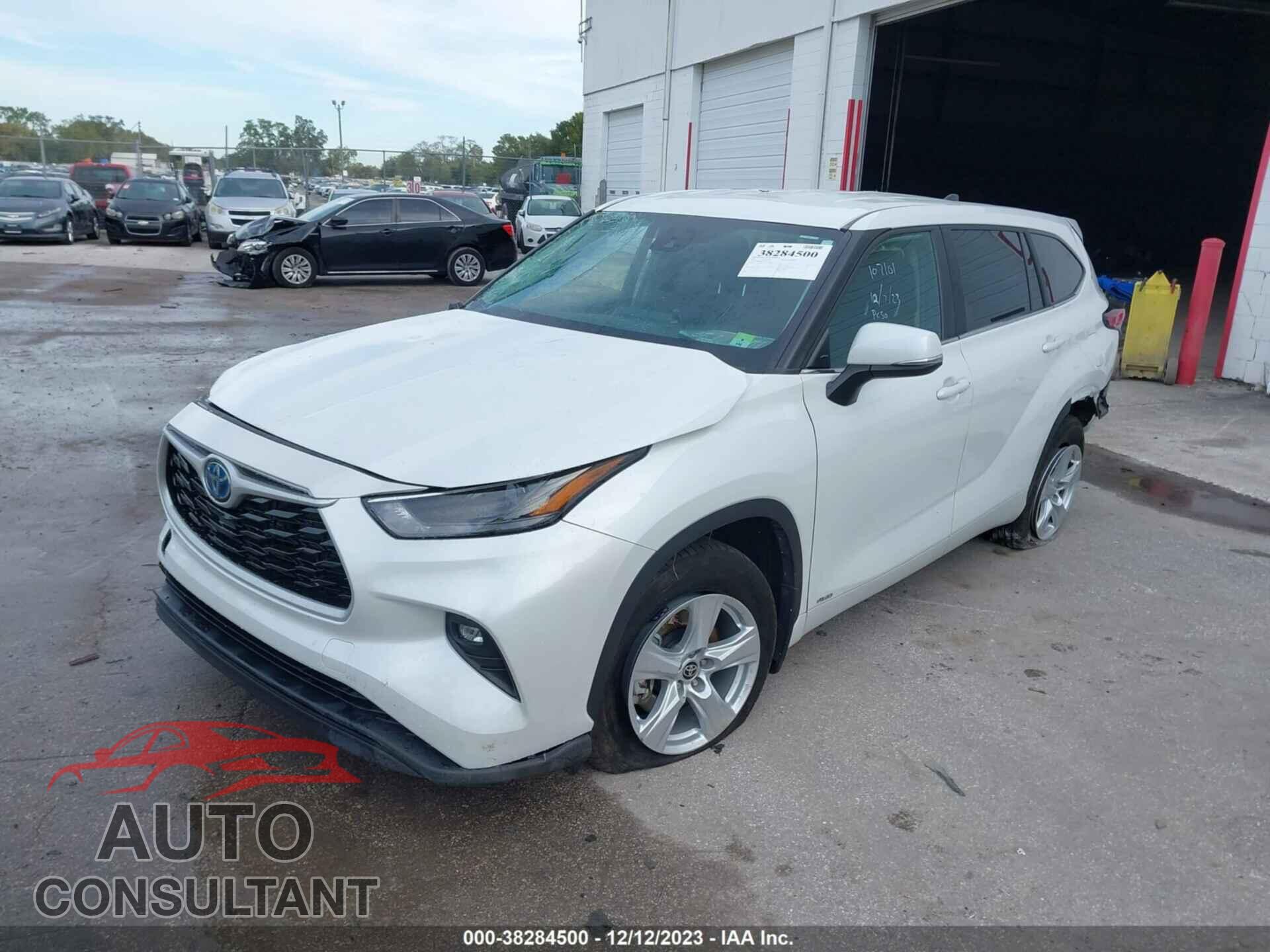TOYOTA HIGHLANDER 2023 - 5TDBBRCH2PS107101