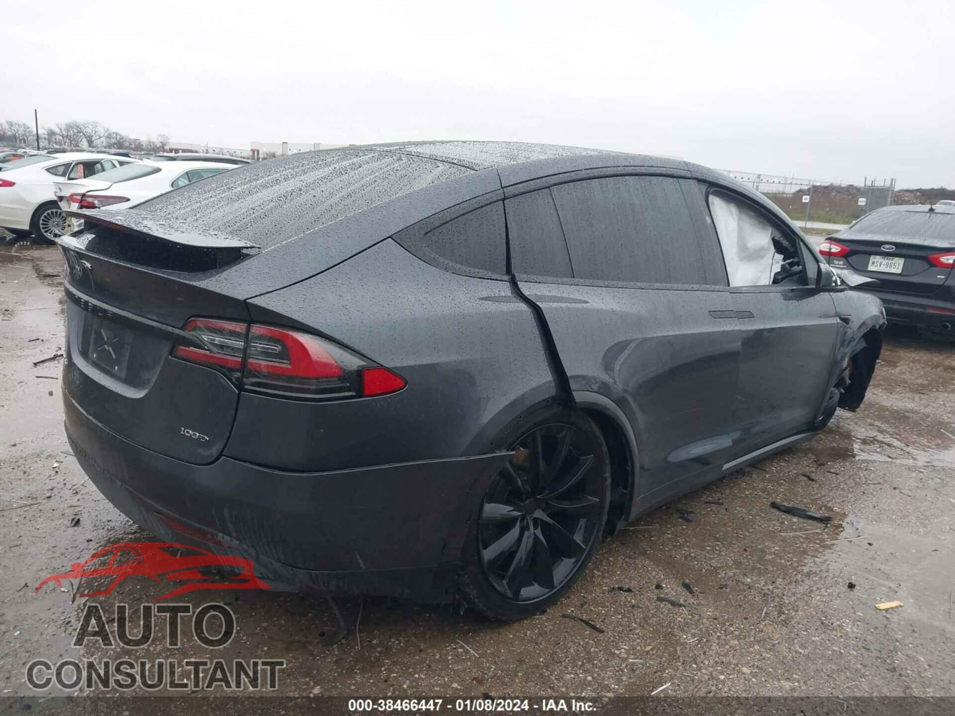 TESLA MODEL X 2018 - 5YJXCBE25JF133982