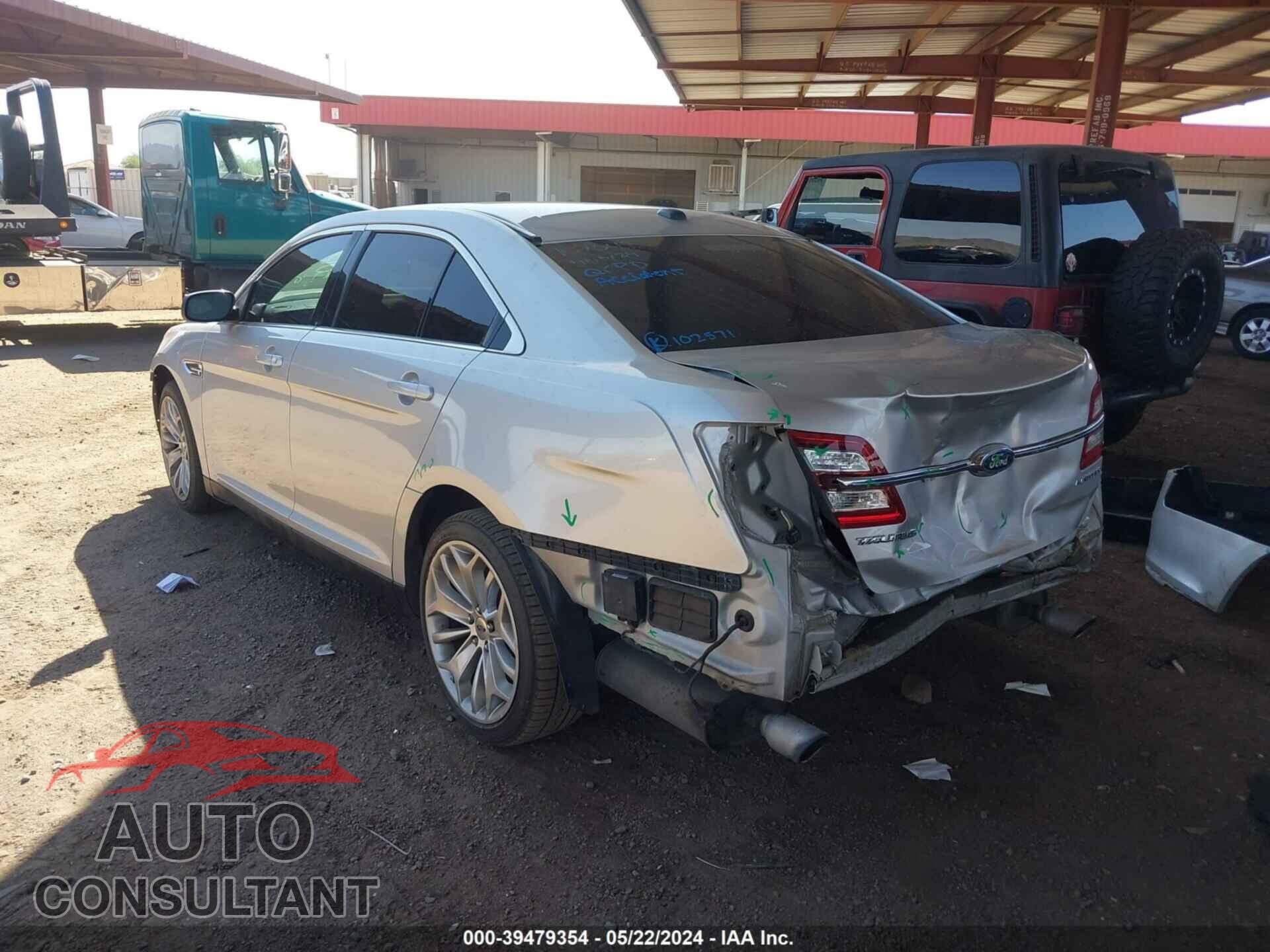 FORD TAURUS 2017 - 1FAHP2F83HG102571