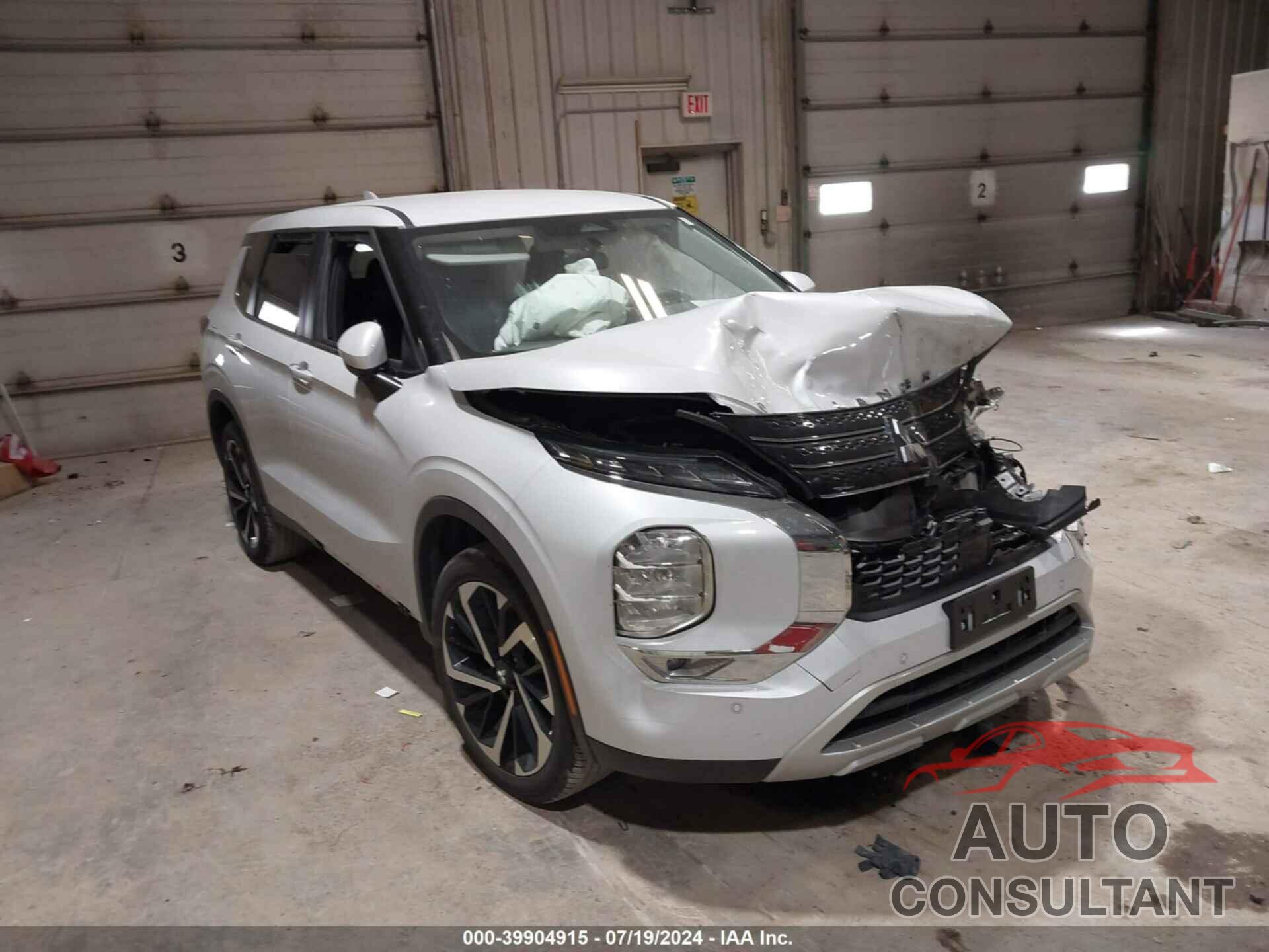 MITSUBISHI OUTLANDER 2023 - JA4J3UA89PZ062164