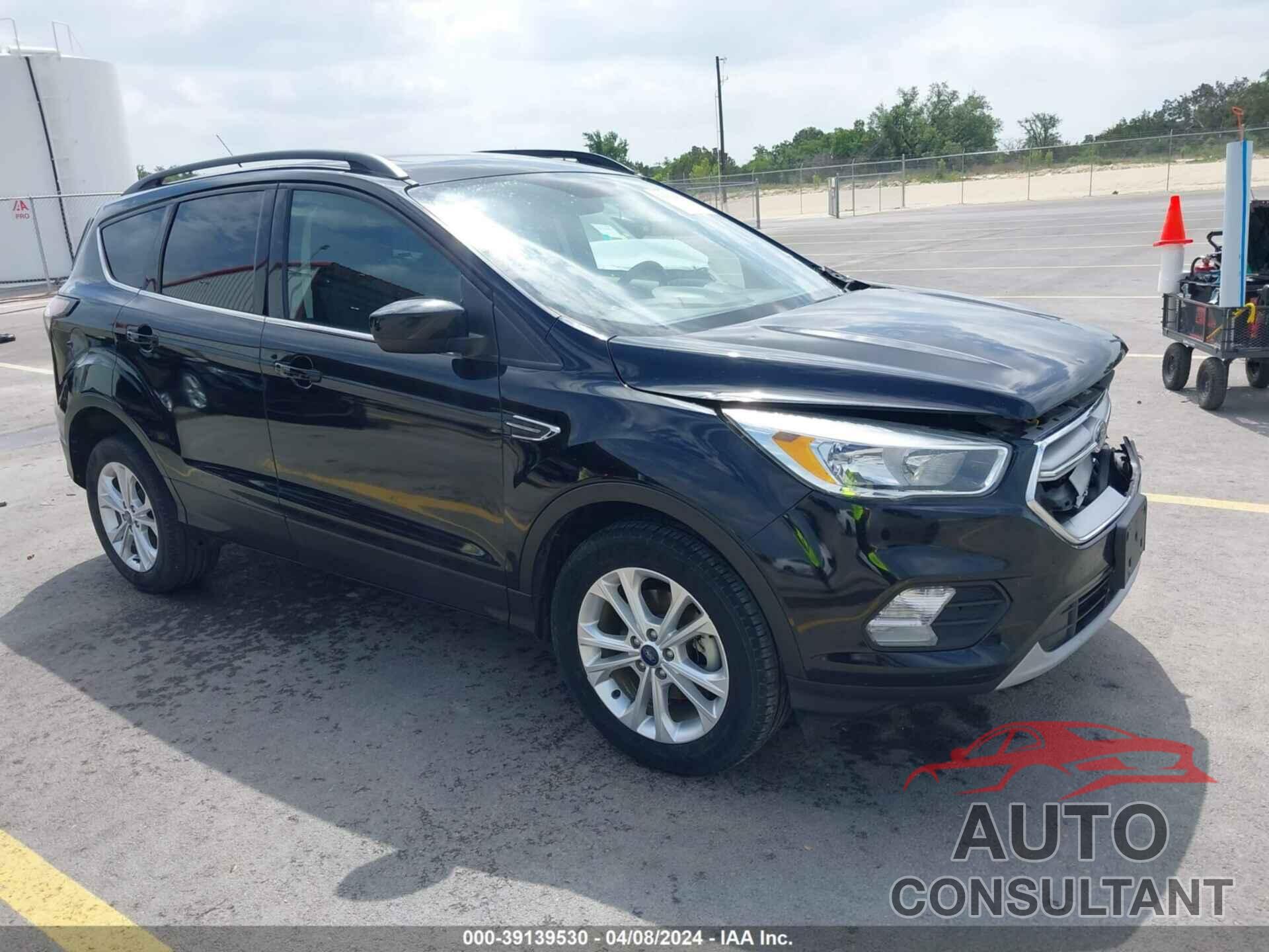 FORD ESCAPE 2018 - 1FMCU0GD5JUA65748