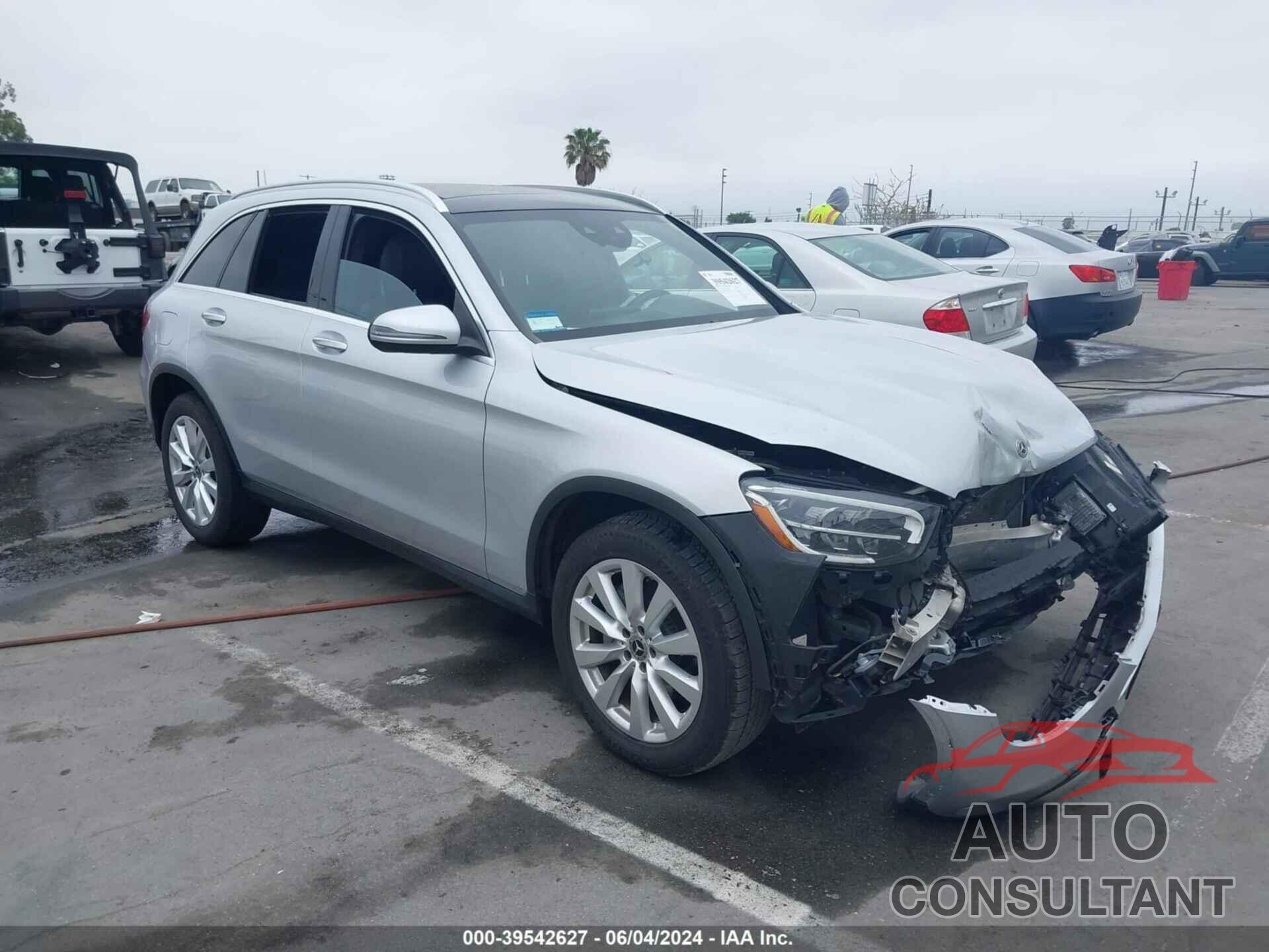 MERCEDES-BENZ GLC 300 2020 - WDC0G8DBXLF672956