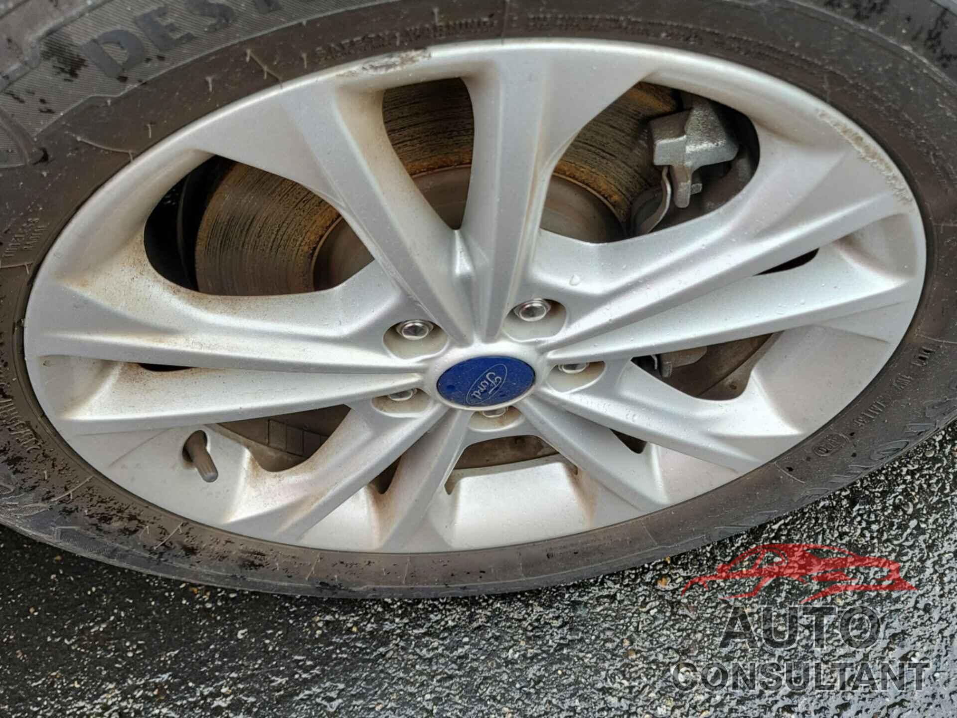 FORD ESCAPE 2018 - 1FMCU9GD0JUB14794