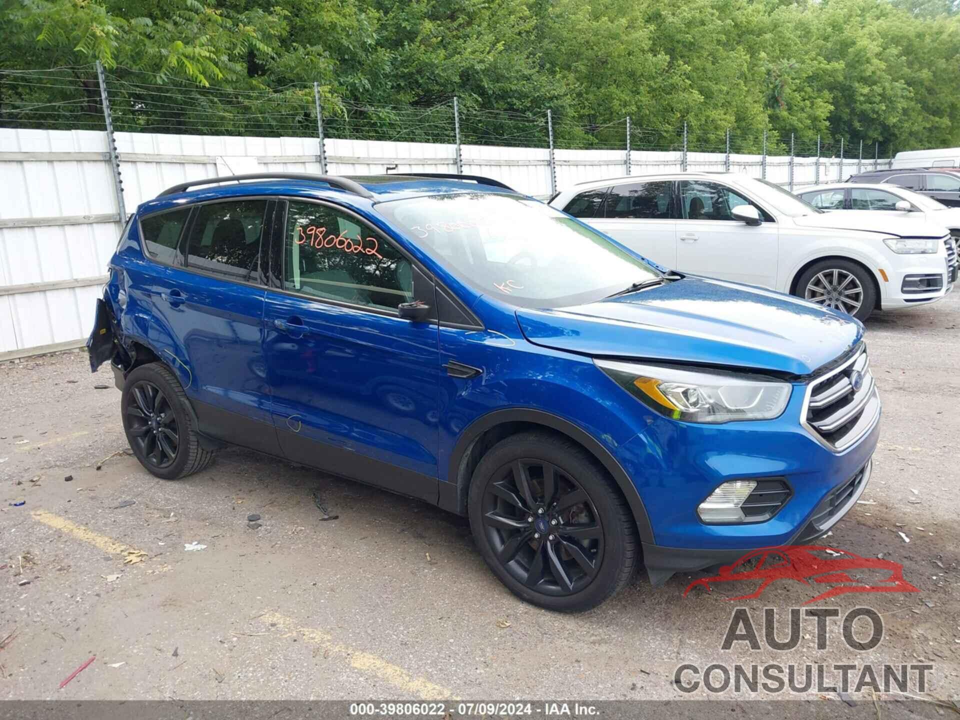 FORD ESCAPE 2017 - 1FMCU0J95HUF10522