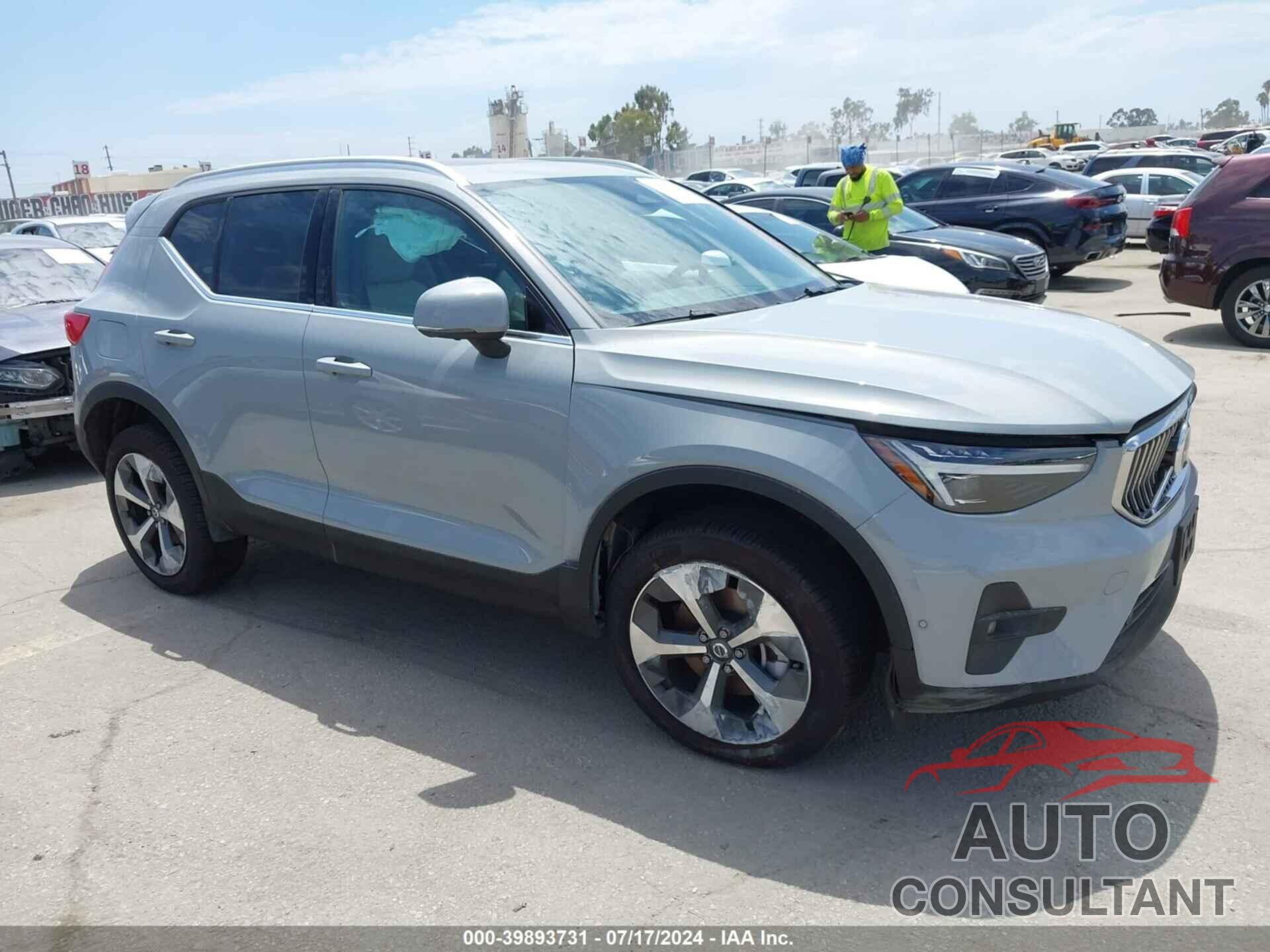 VOLVO XC40 2024 - YV4L12UE4R2289975