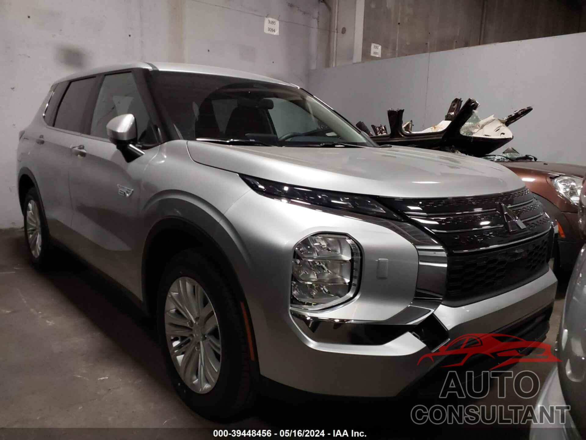 MITSUBISHI OUTLANDER 2024 - JA4T5UA91RZ052193