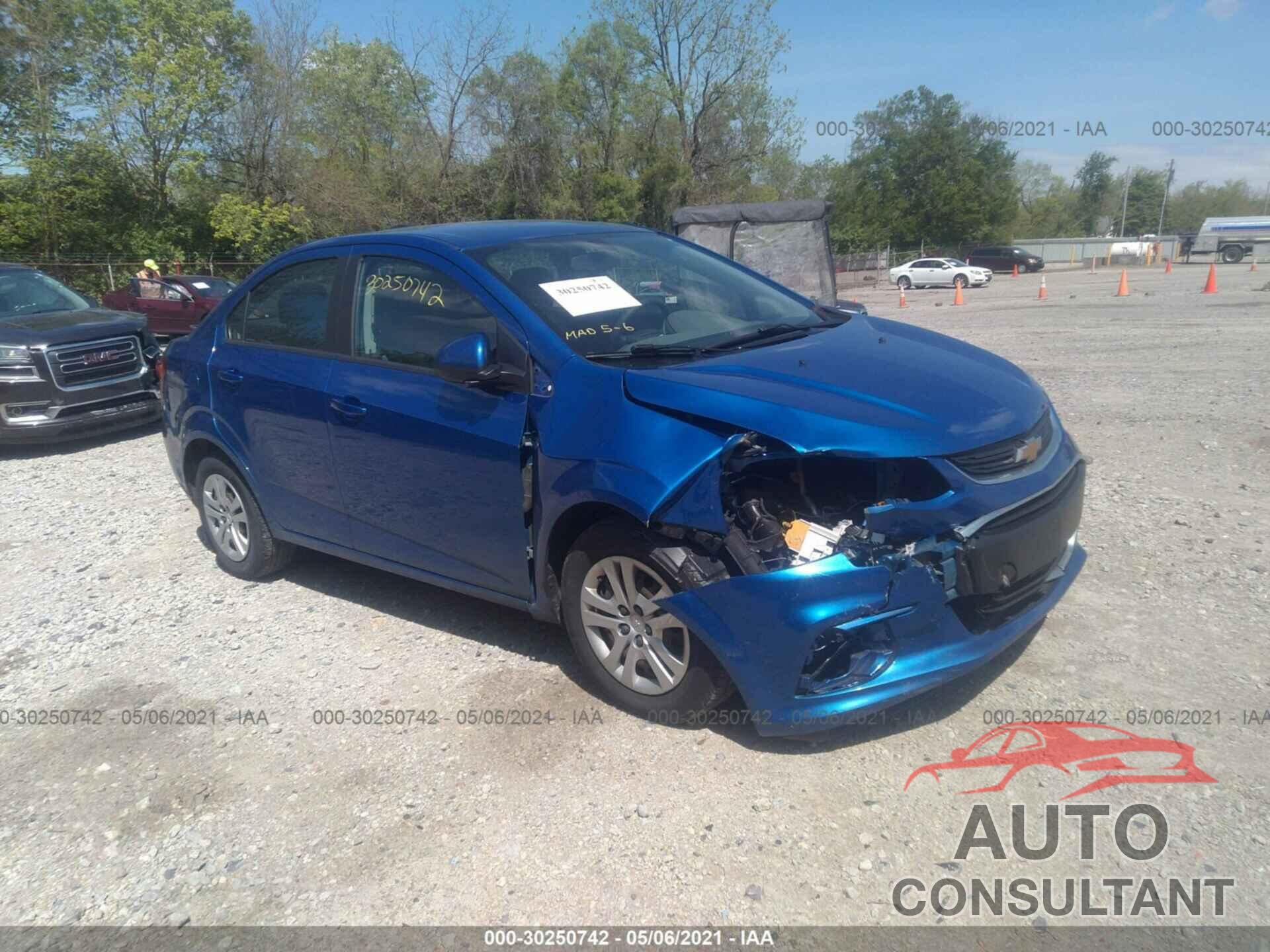 CHEVROLET SONIC 2017 - 1G1JB5SH6H4151422