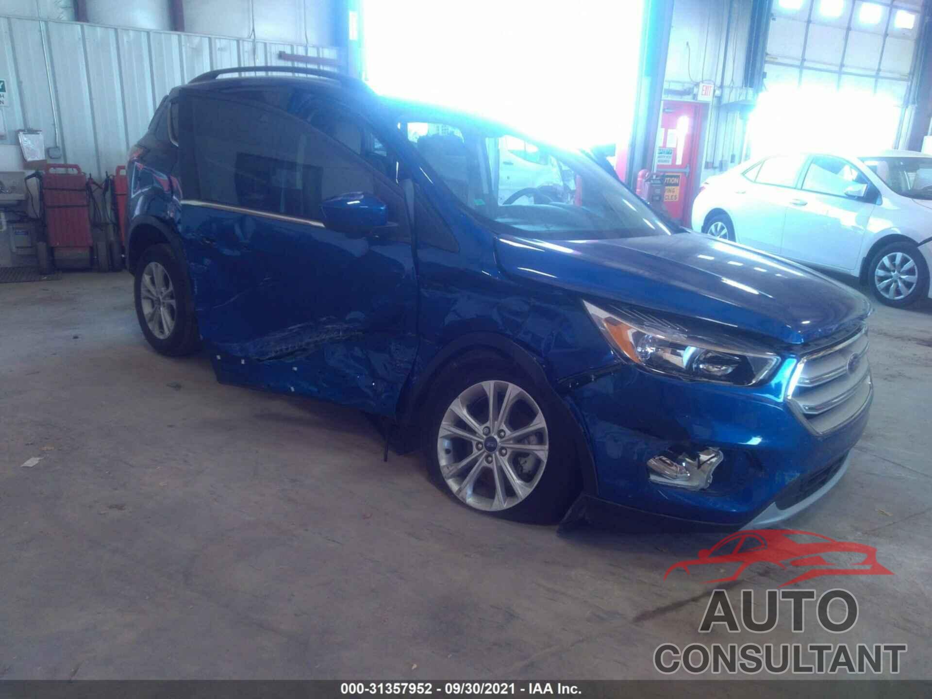 FORD ESCAPE 2018 - 1FMCU0GDXJUC03414
