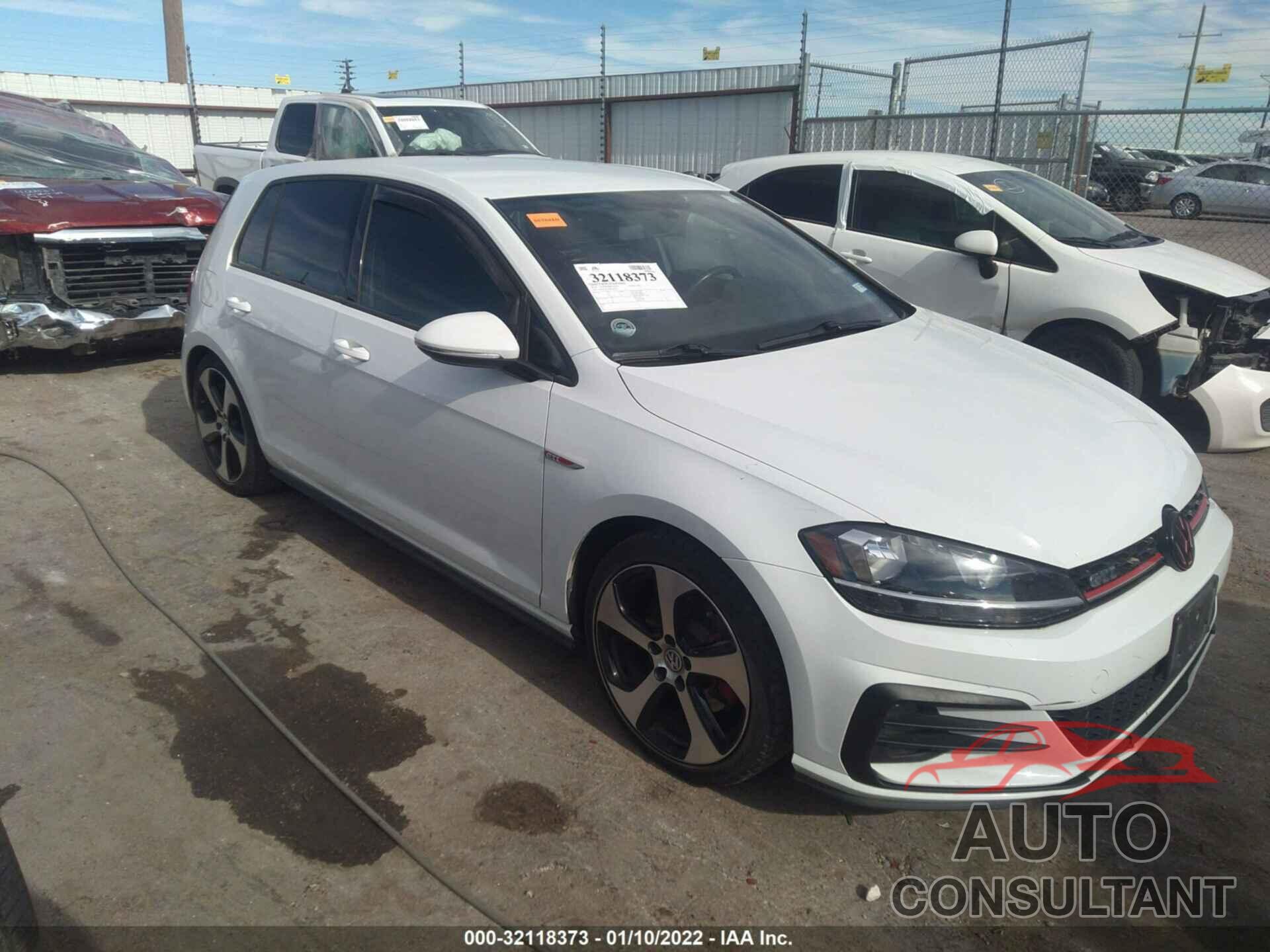 VOLKSWAGEN GOLF GTI 2018 - 3VW547AUXJM255223