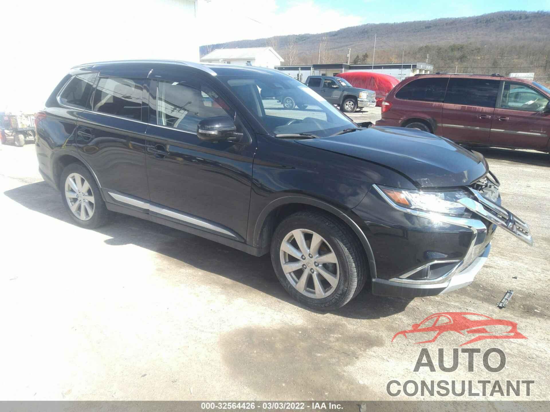 MITSUBISHI OUTLANDER 2018 - JA4AZ3A37JZ019365