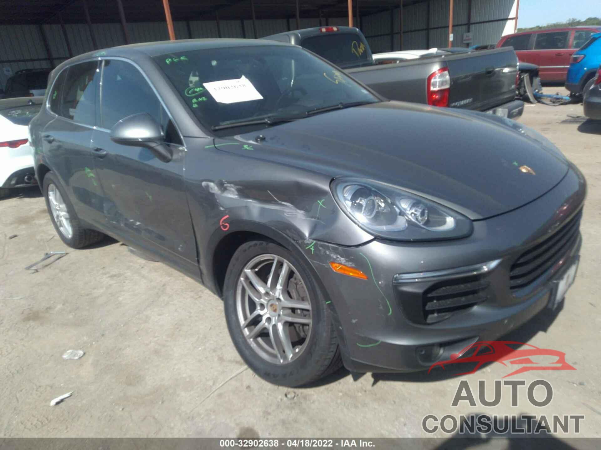 PORSCHE CAYENNE 2016 - WP1AA2A29GKA11475