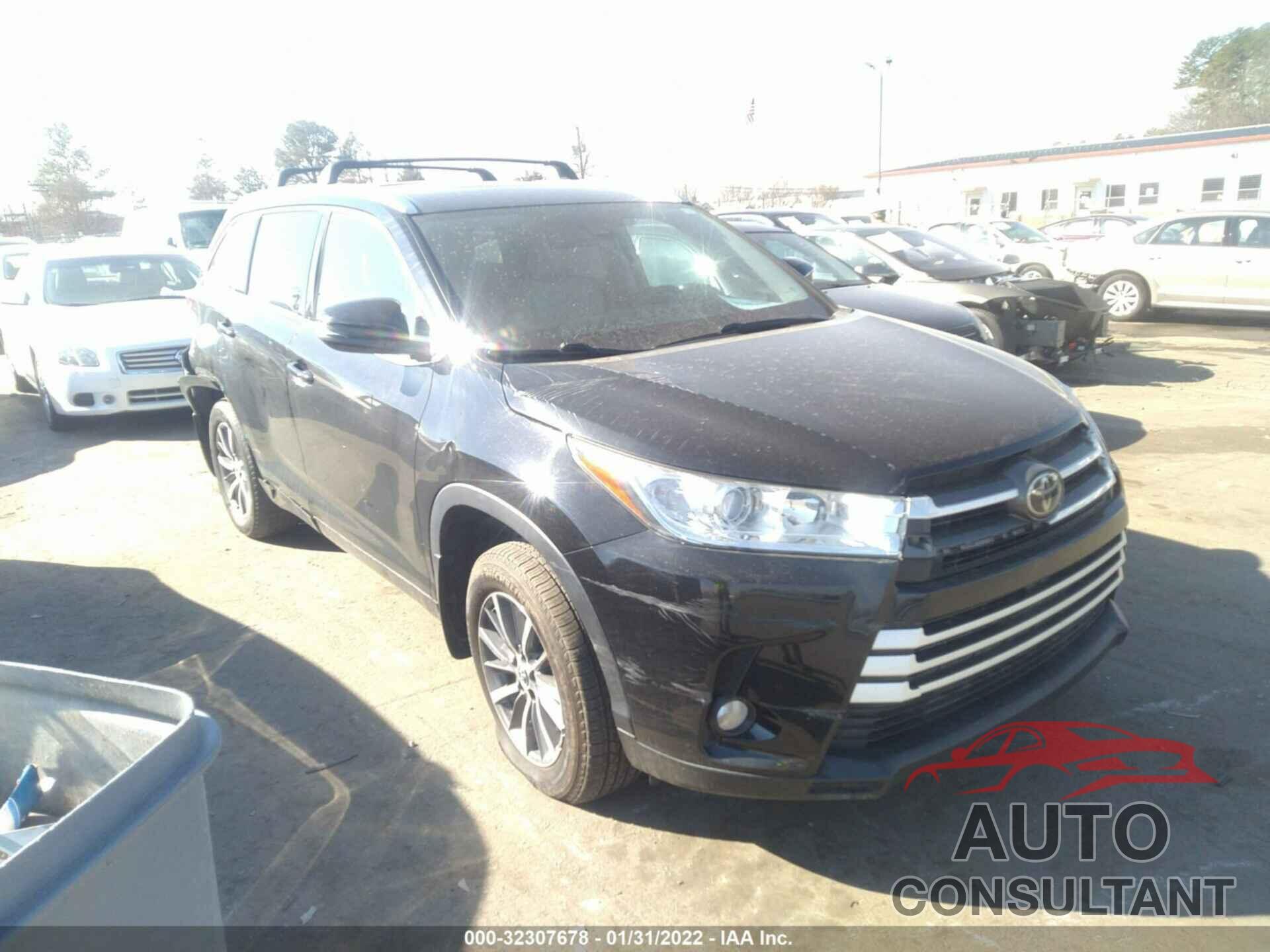 TOYOTA HIGHLANDER 2018 - 5TDJZRFHXJS529157