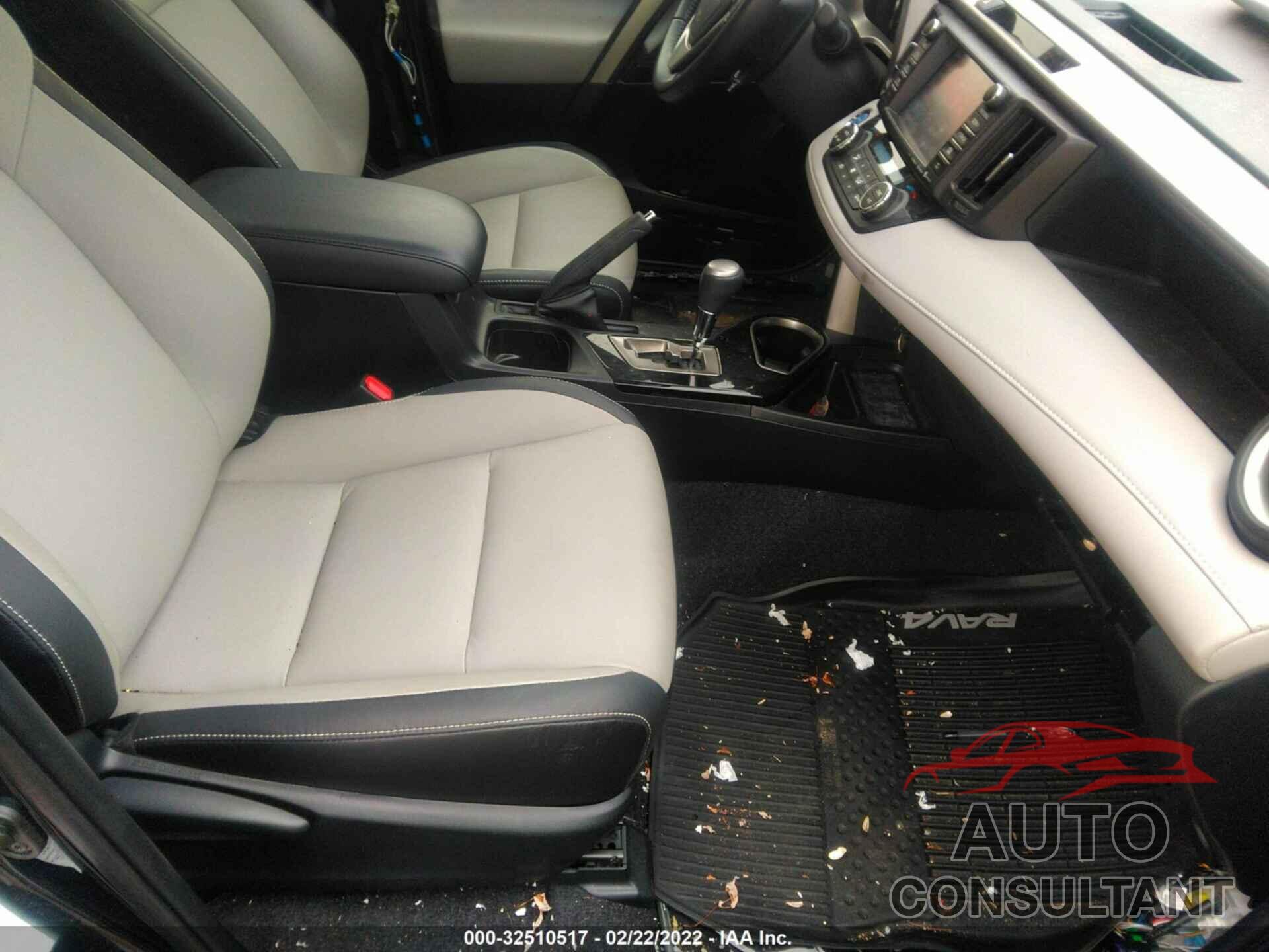 TOYOTA RAV4 2018 - JTMDJREV8JD181513