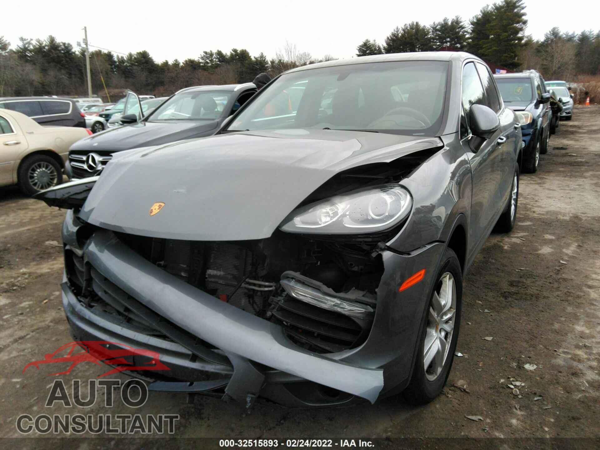 PORSCHE CAYENNE 2016 - WP1AA2A28GKA13539