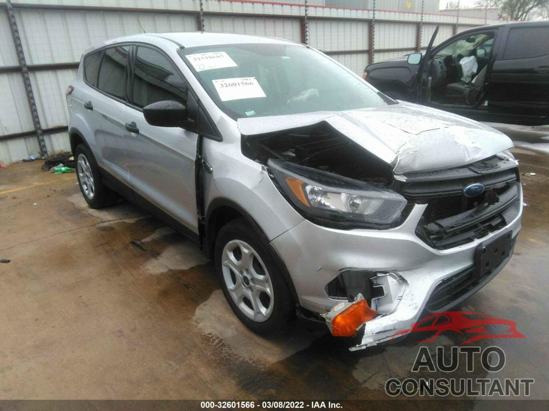 FORD ESCAPE 2018 - 1FMCU0F70JUC05877