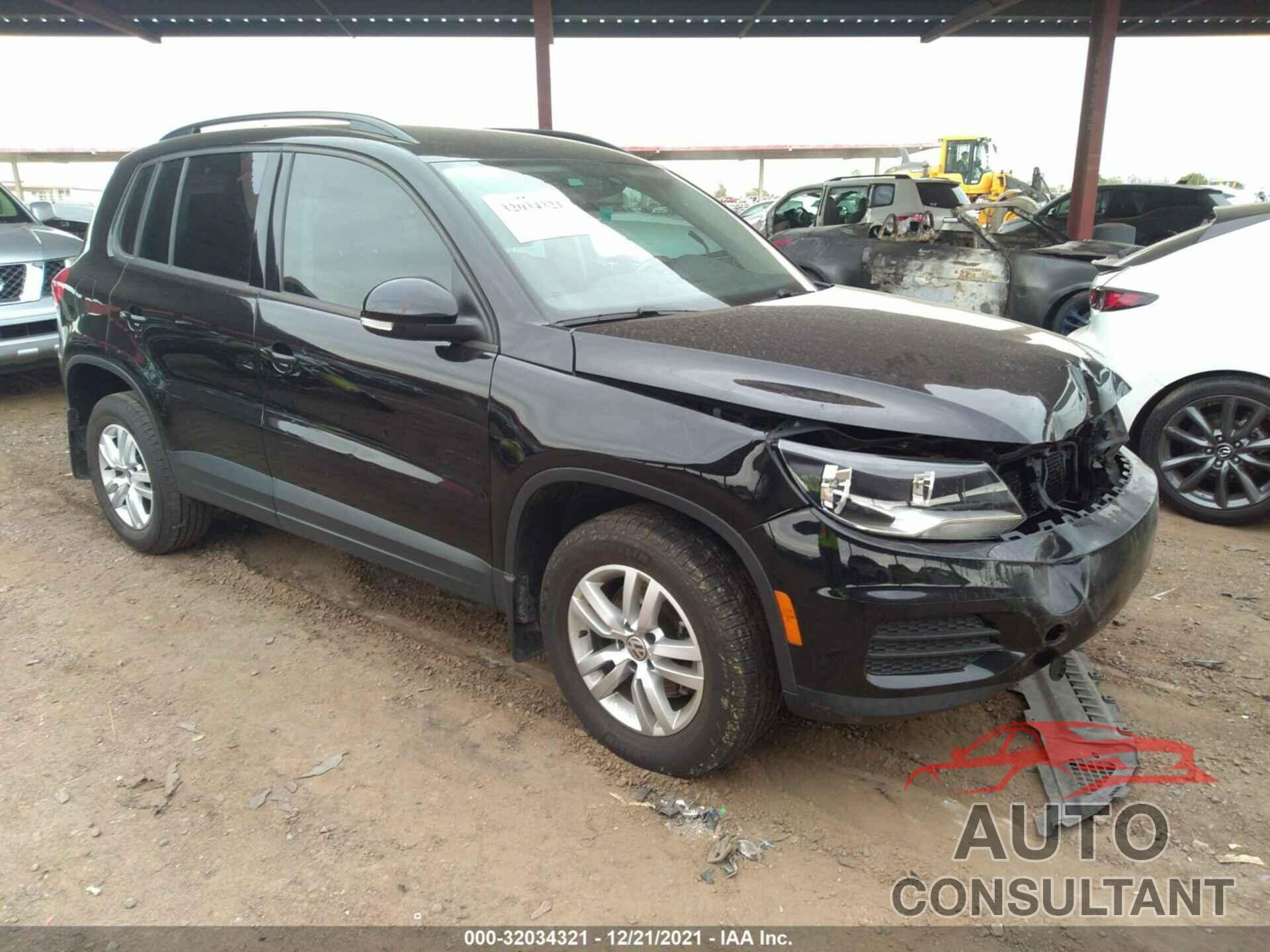 VOLKSWAGEN TIGUAN 2017 - WVGAV7AX7HK020137