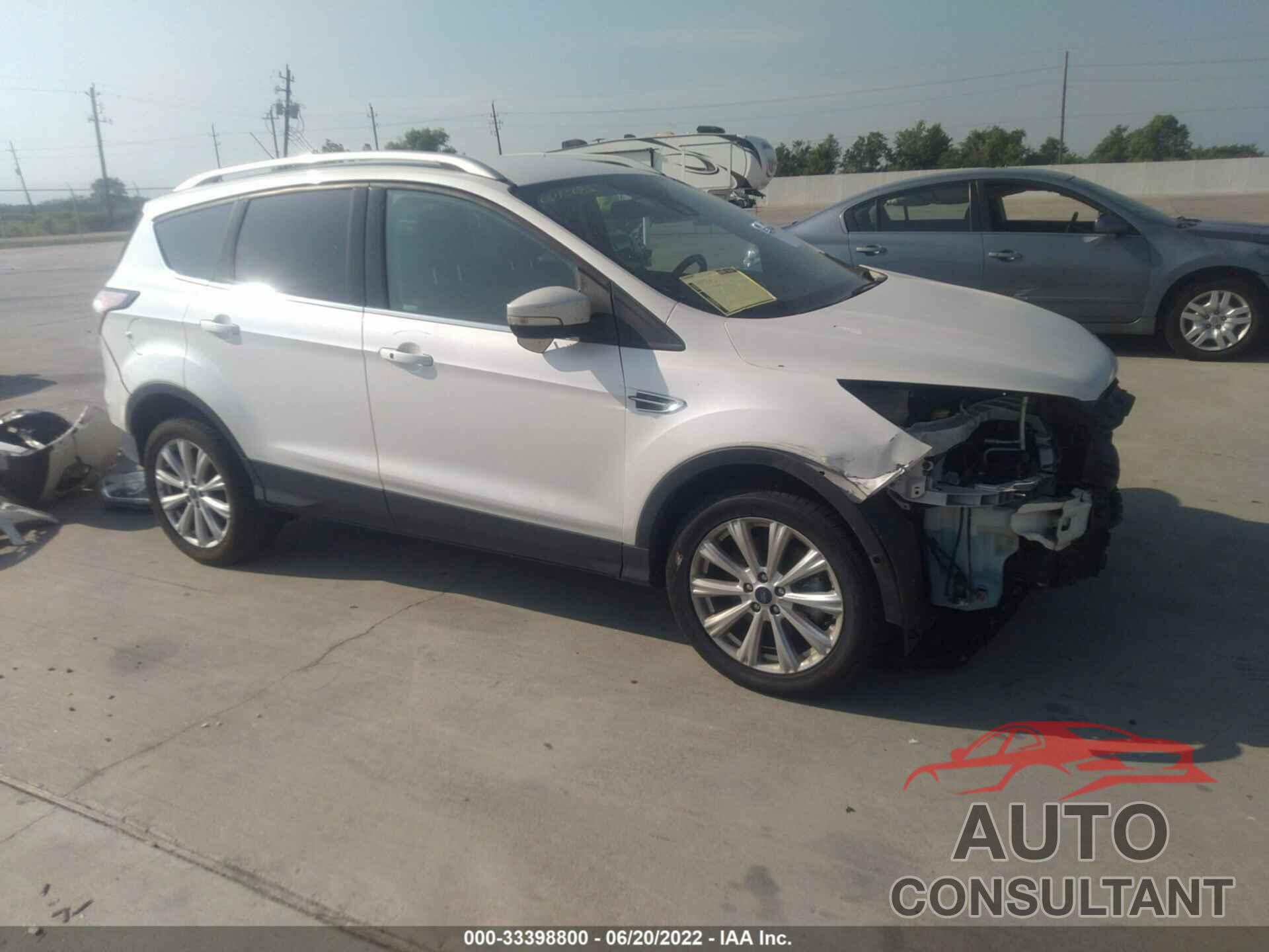FORD ESCAPE 2017 - 1FMCU9J99HUD07721