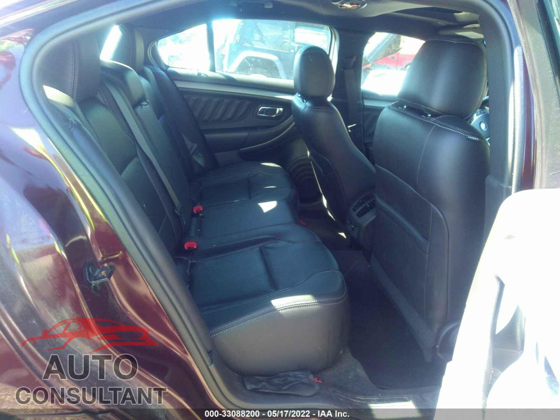 FORD TAURUS 2018 - 1FAHP2E83JG115523
