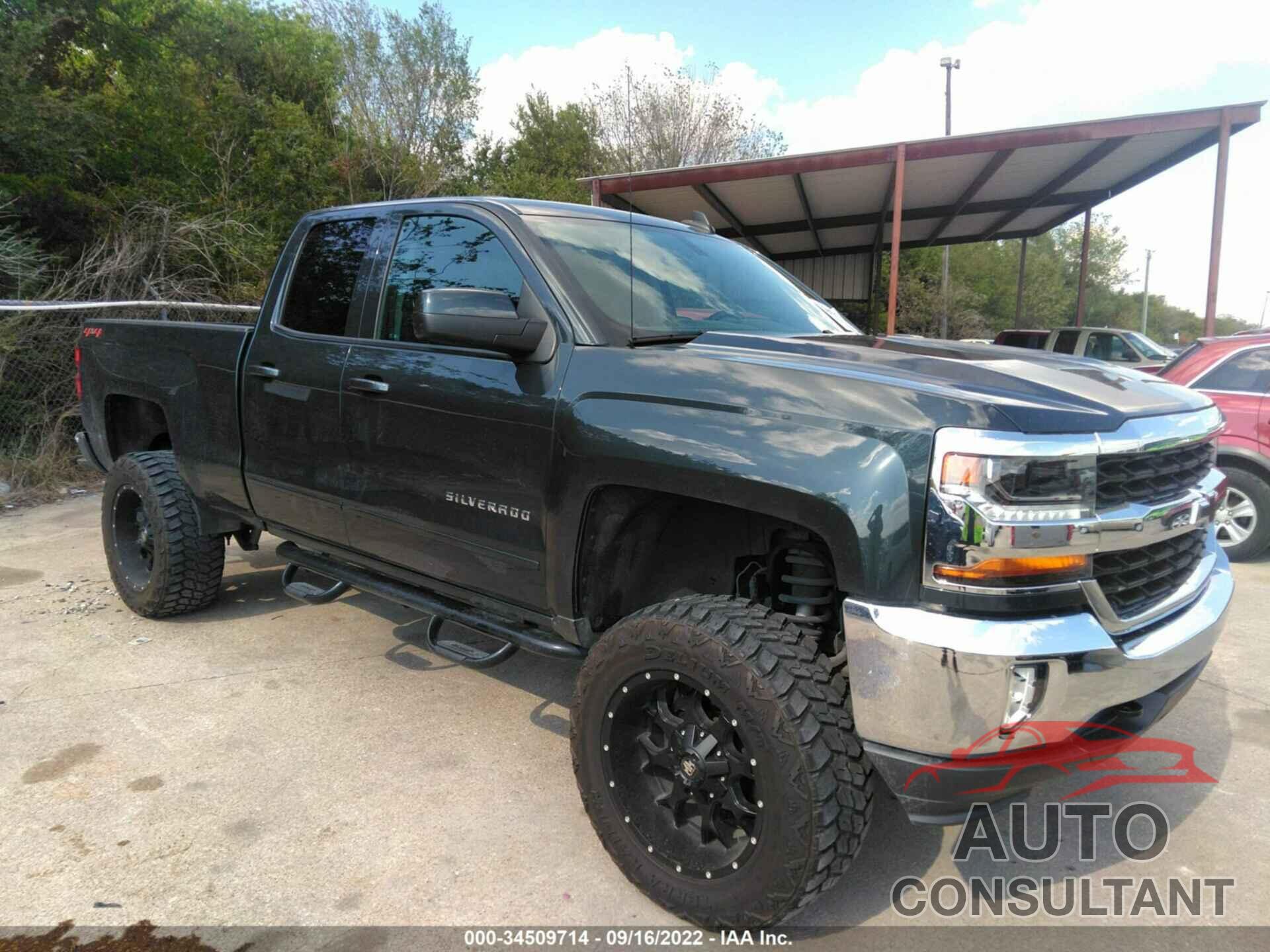 CHEVROLET SILVERADO 1500 2018 - 1GCVKREH8JZ290164