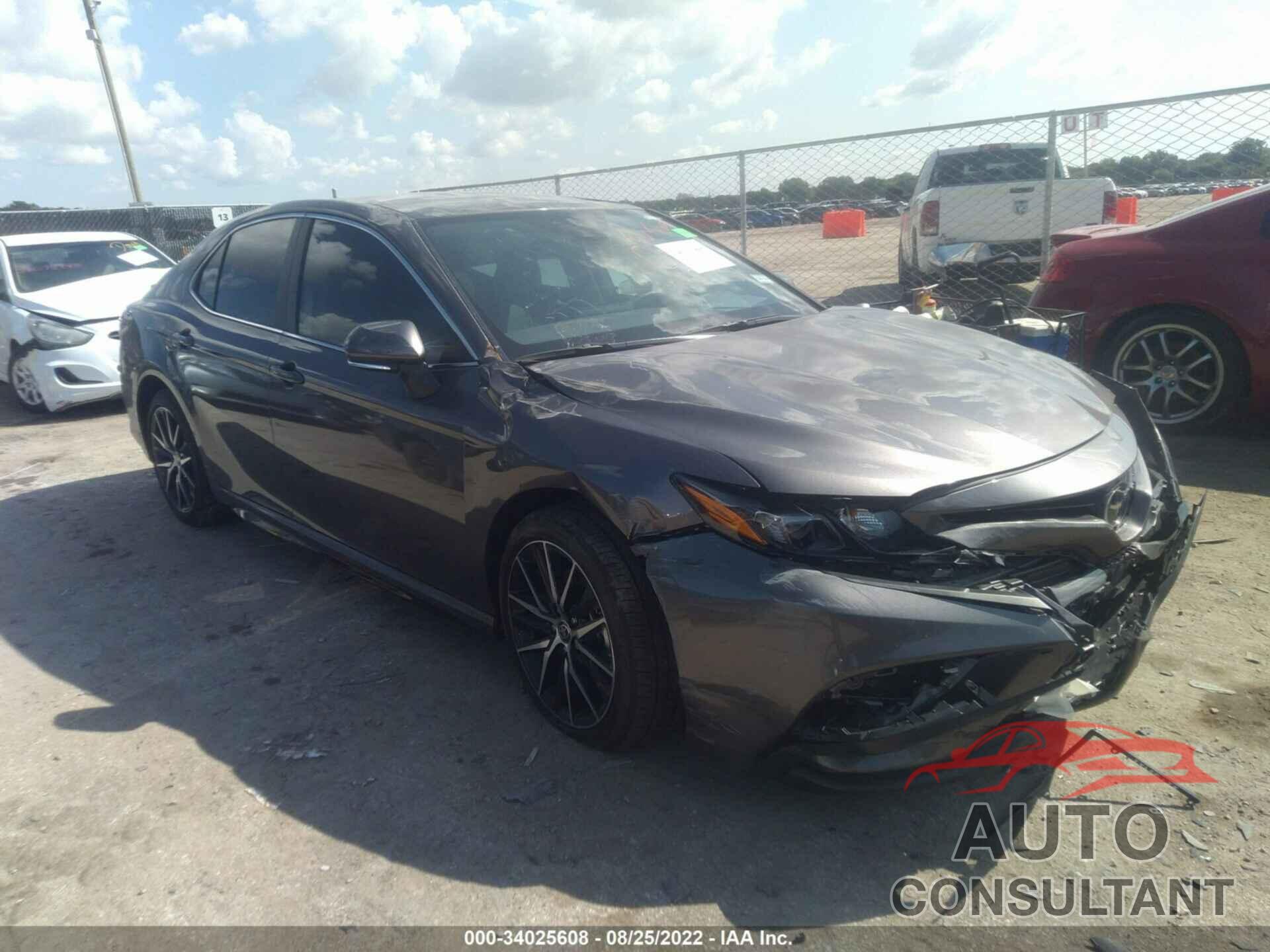 TOYOTA CAMRY 2022 - 4T1G11AK5NU051233