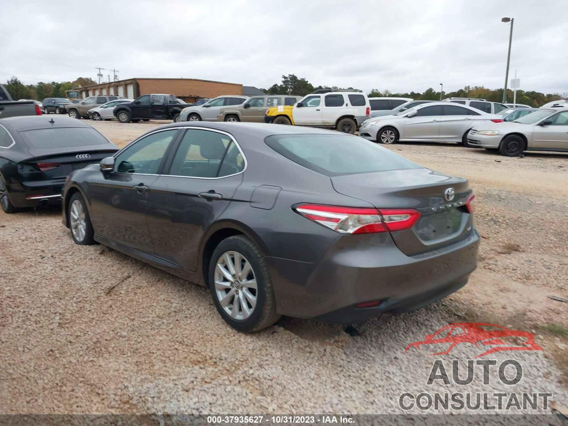 TOYOTA CAMRY 2018 - 4T1B11HK9JU150860