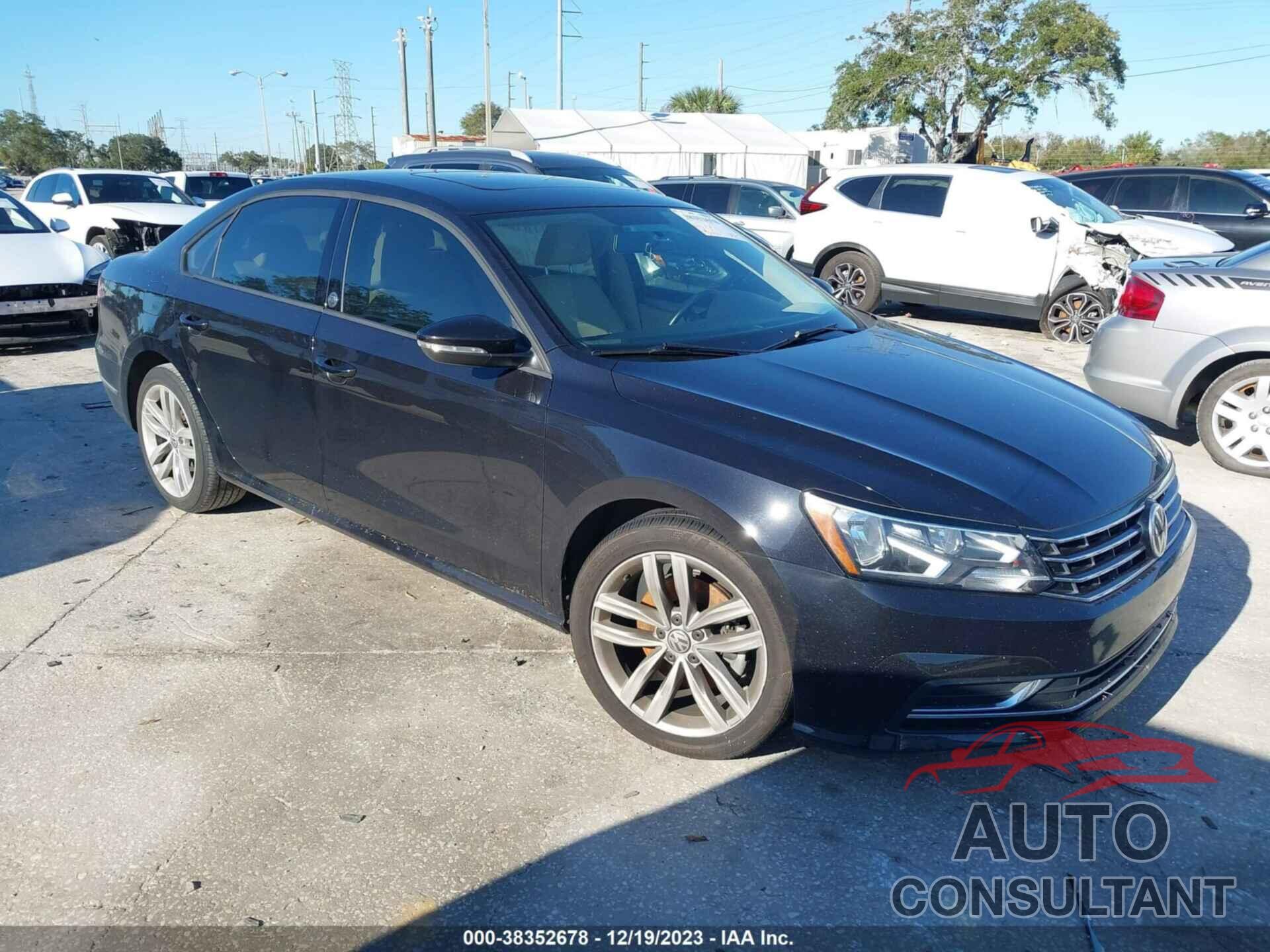 VOLKSWAGEN PASSAT 2019 - 1VWLA7A30KC008982