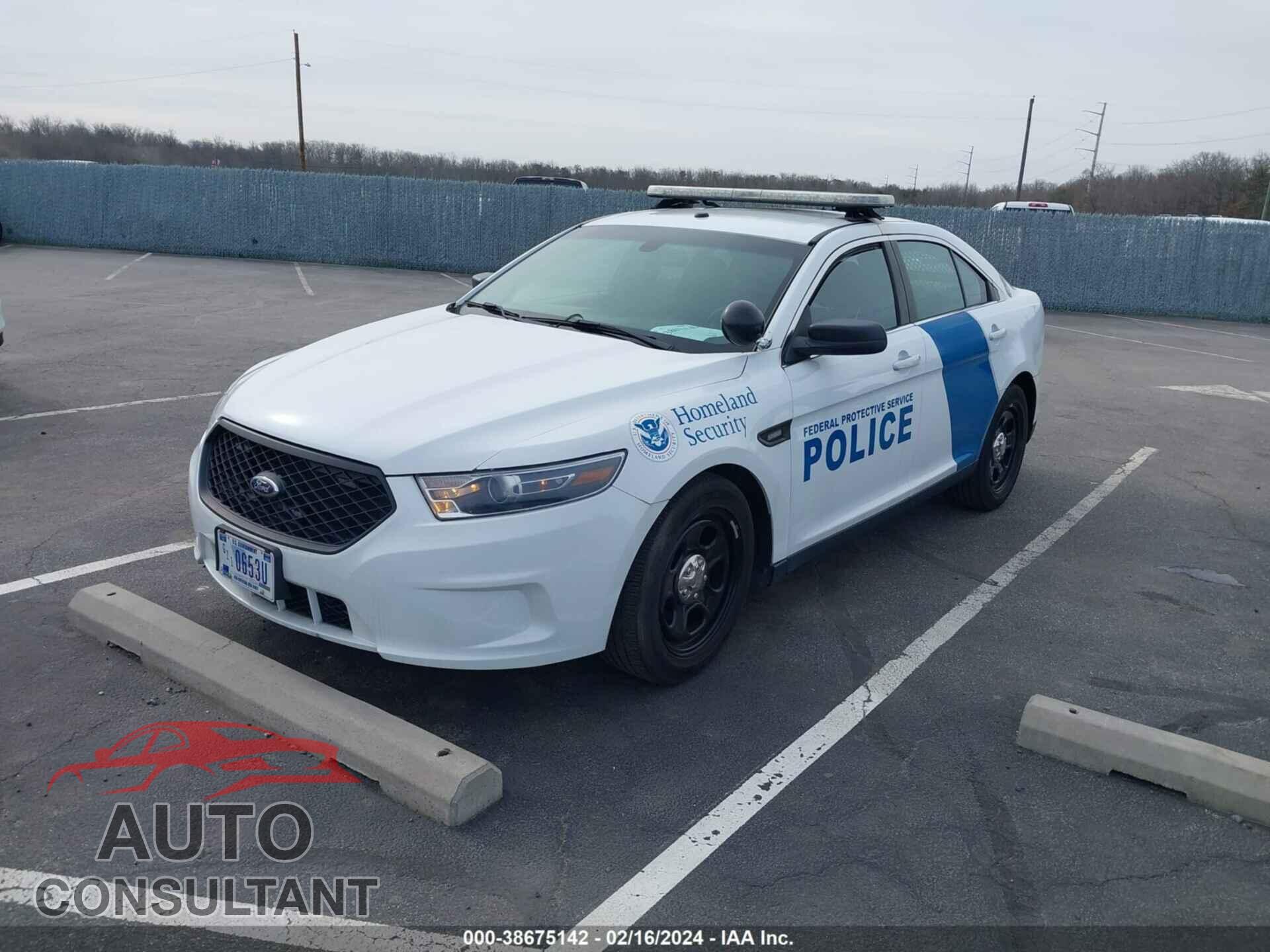 FORD TAURUS 2017 - 1FAHP2L83HG109251