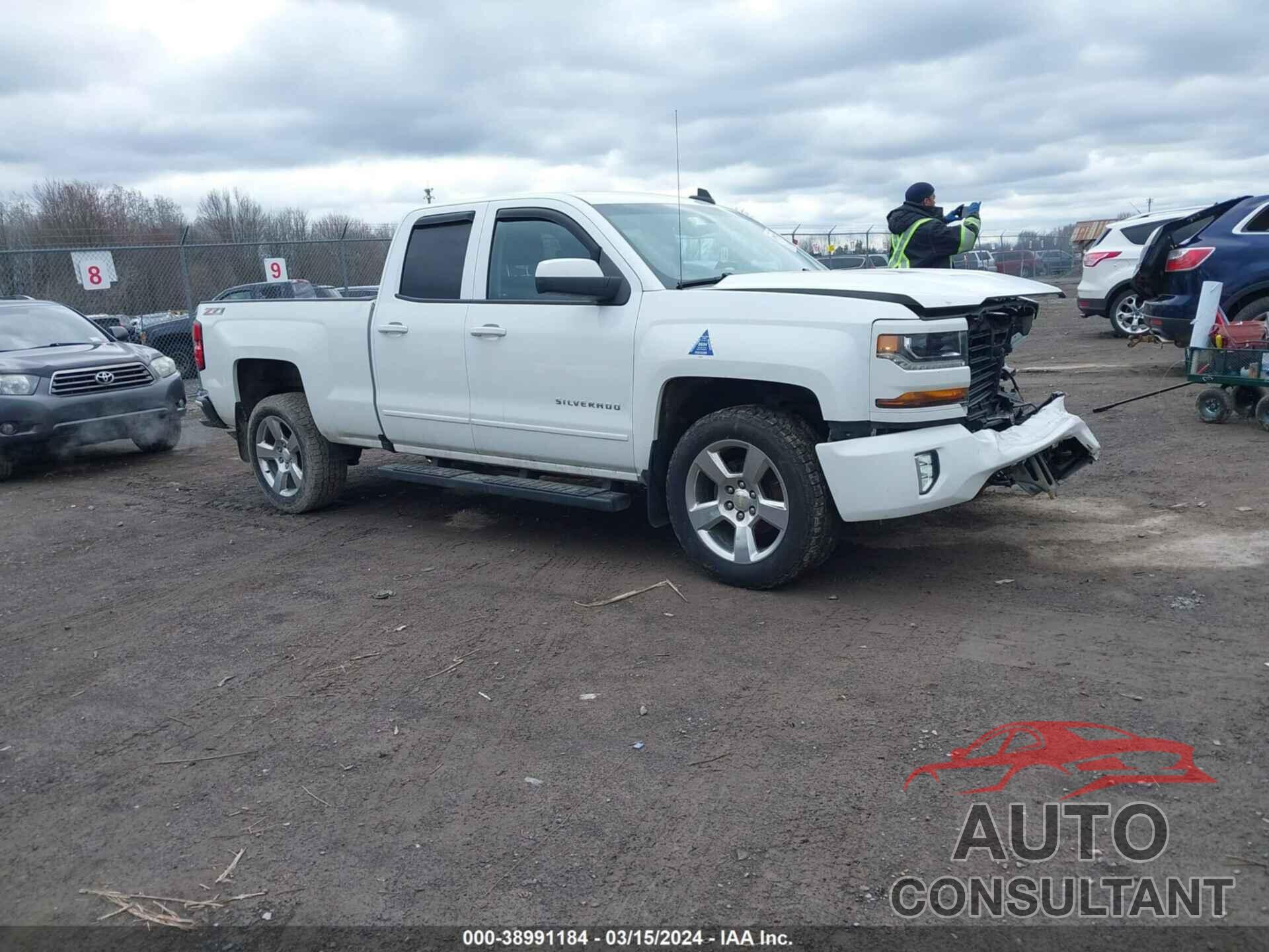 CHEVROLET SILVERADO 1500 2017 - 1GCVKREC8HZ406056