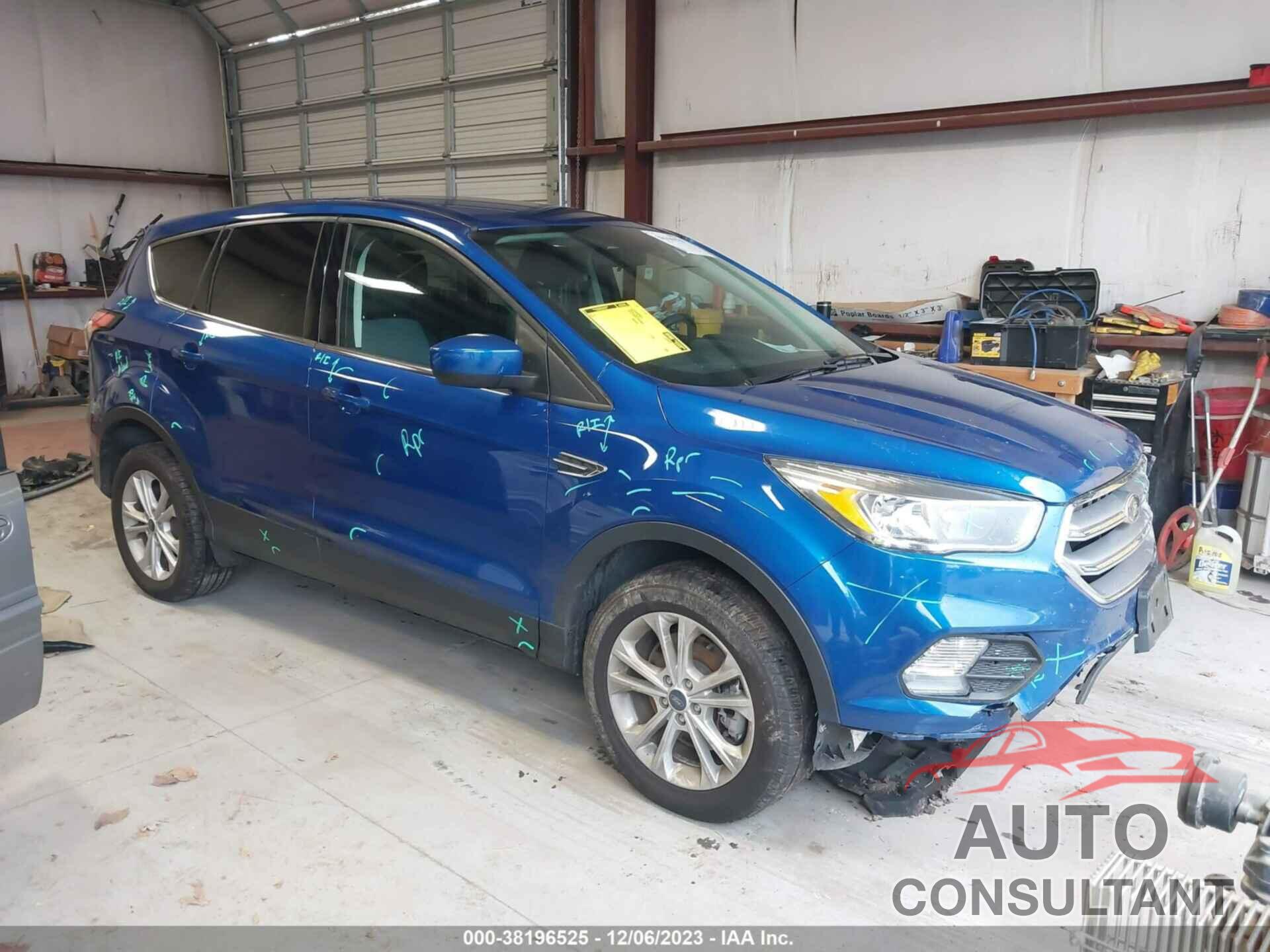 FORD ESCAPE 2017 - 1FMCU9GDXHUE13266