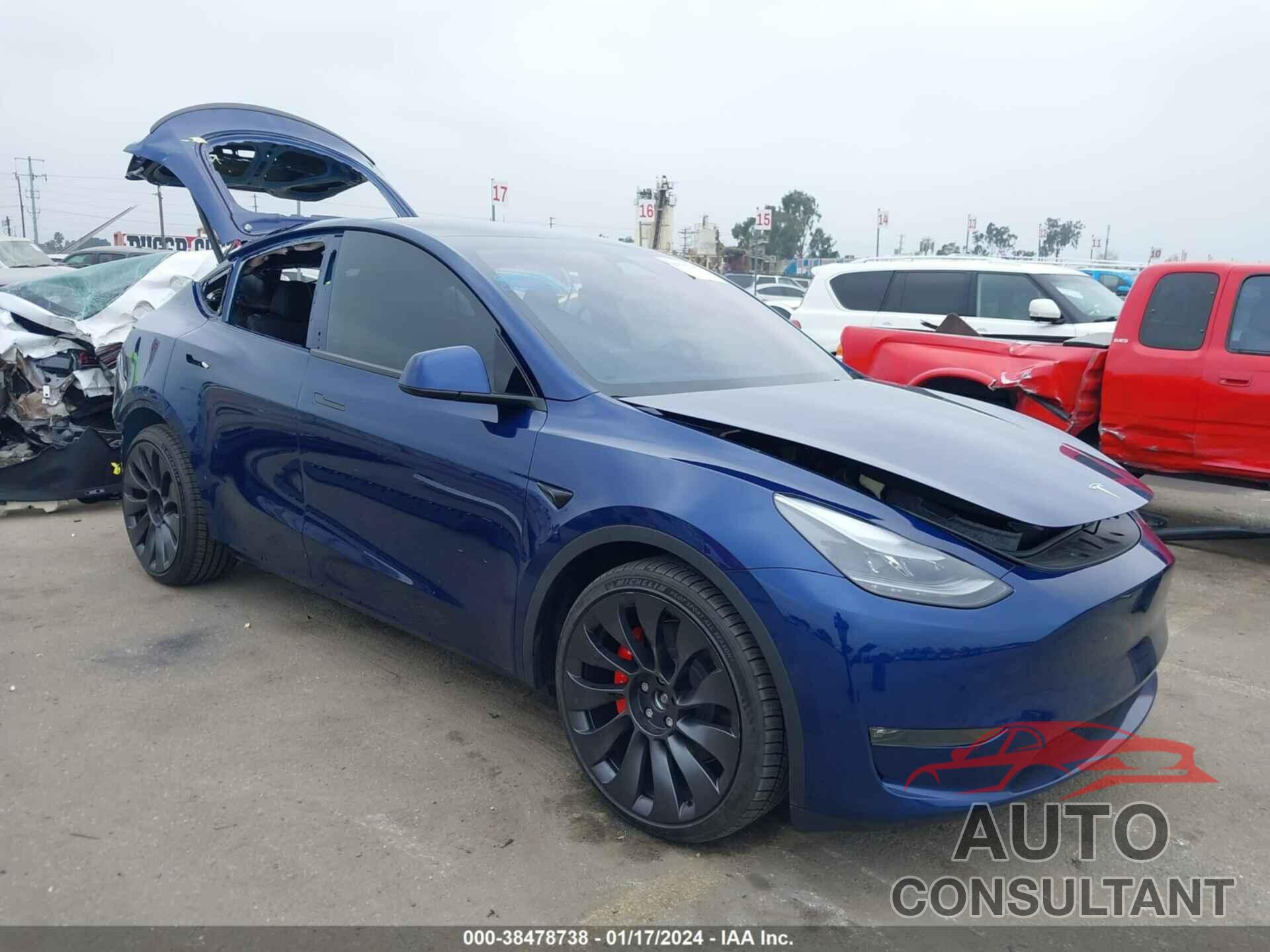 TESLA MODEL Y 2023 - 7SAYGDEF0PF889738