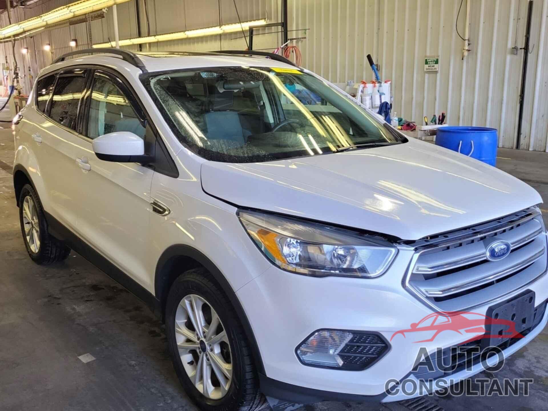 FORD ESCAPE 2018 - 1FMCU9GD3JUB01649