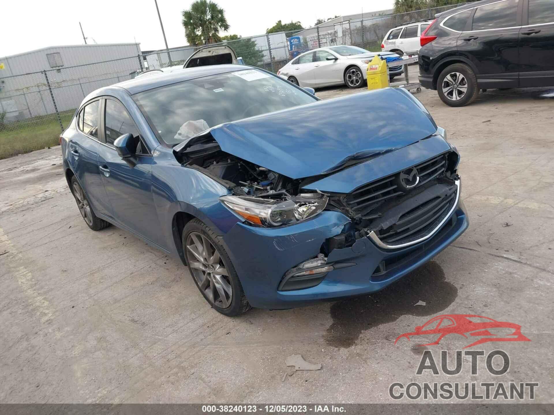 MAZDA MAZDA3 2018 - 3MZBN1V33JM214656