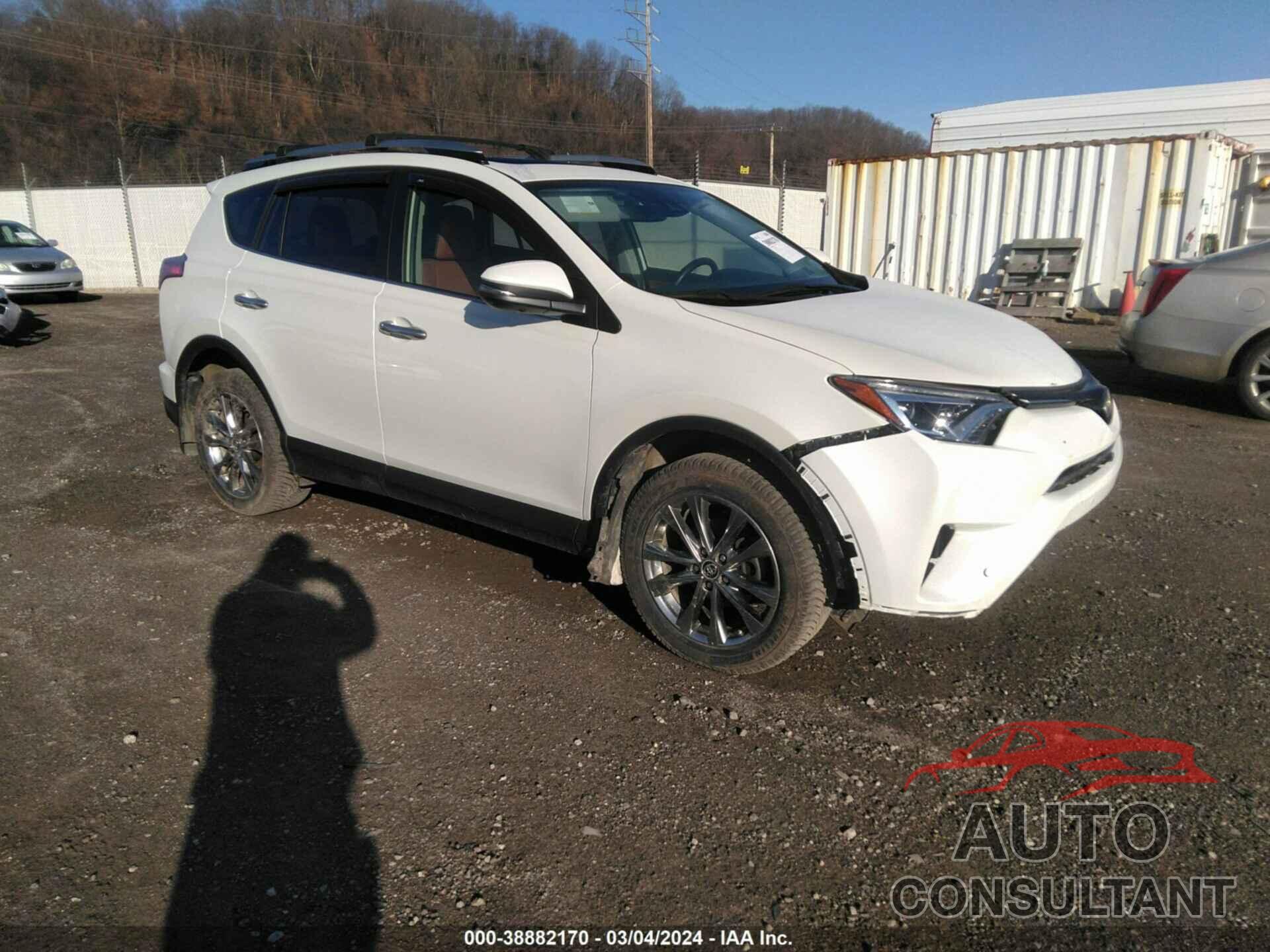 TOYOTA RAV4 2017 - JTMDFREV0HJ171202