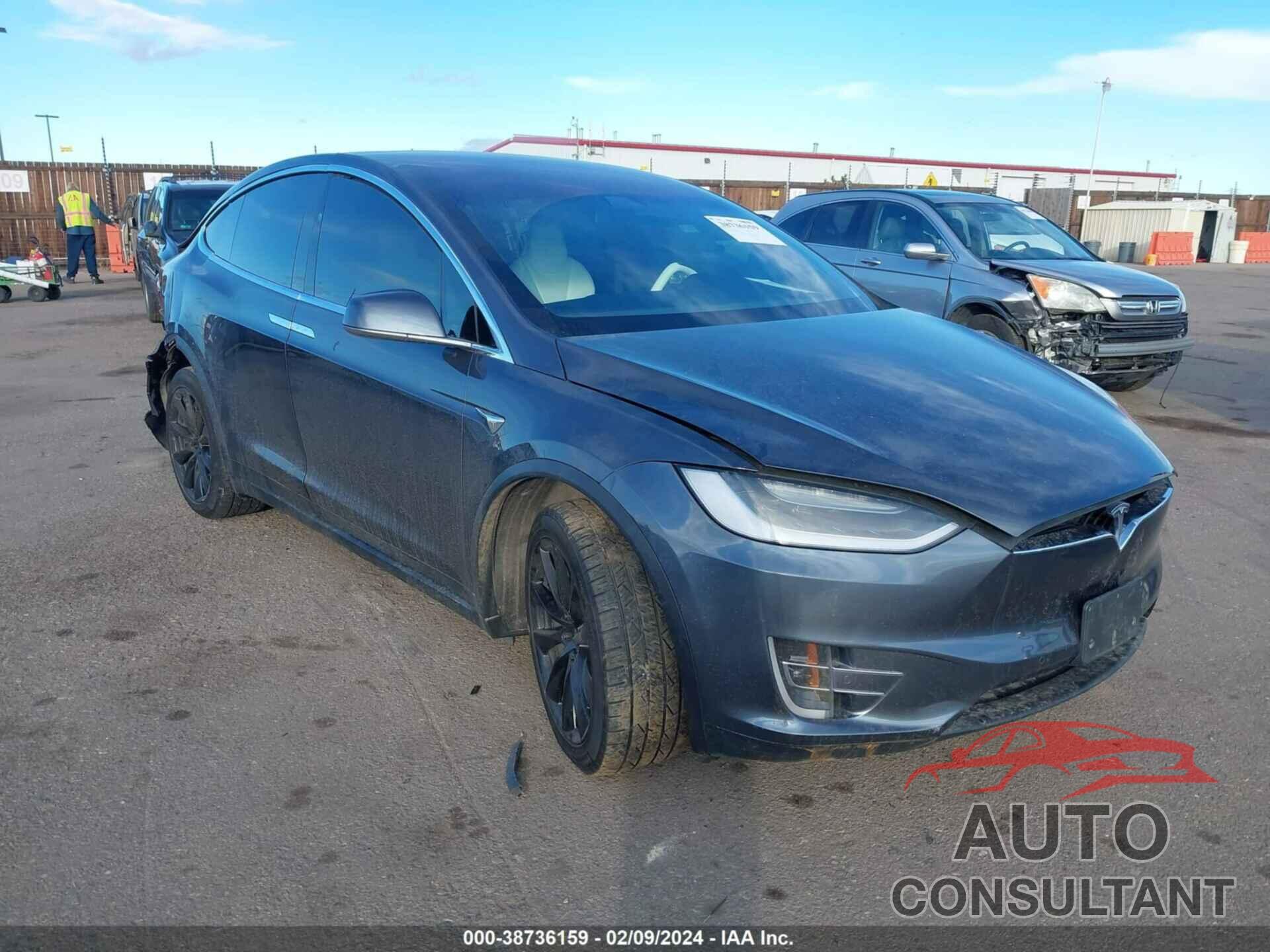 TESLA MODEL X 2018 - 5YJXCBE26JF089166