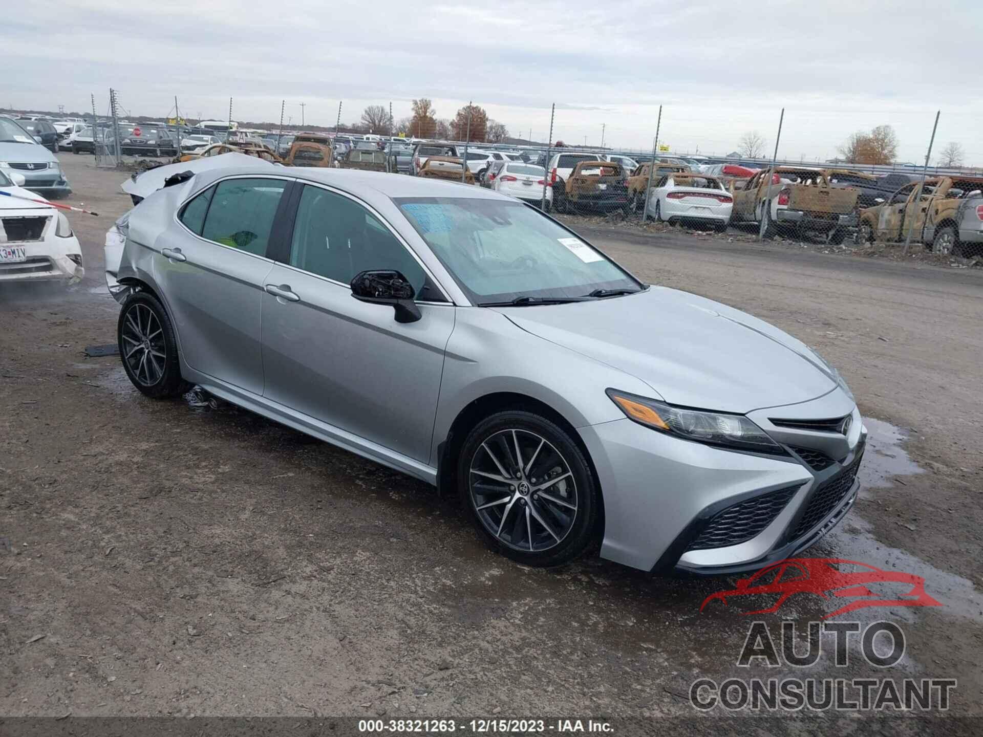 TOYOTA CAMRY 2021 - 4T1G11AK0MU437833
