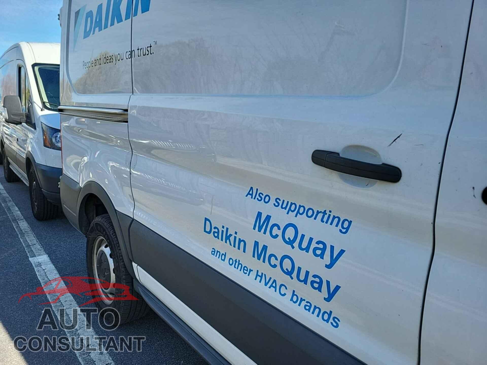 FORD TRANSIT 2017 - 1FTYR1DM1HKB48766