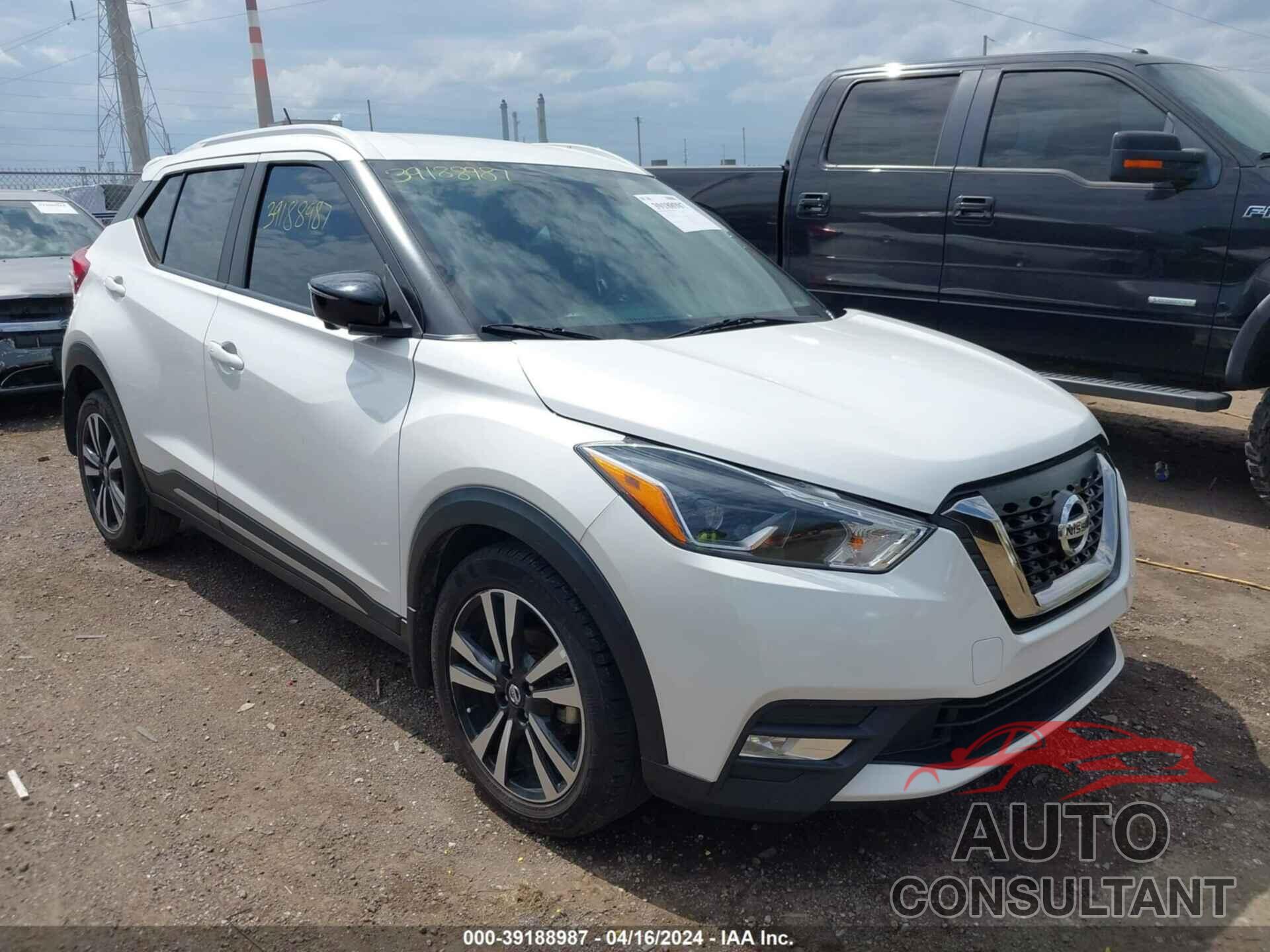 NISSAN KICKS 2018 - 3N1CP5CU2JL531082