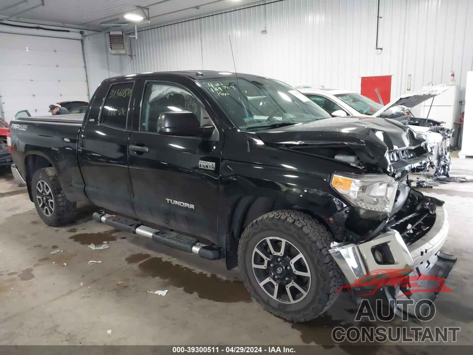 TOYOTA TUNDRA 2017 - 5TFUW5F10HX638703