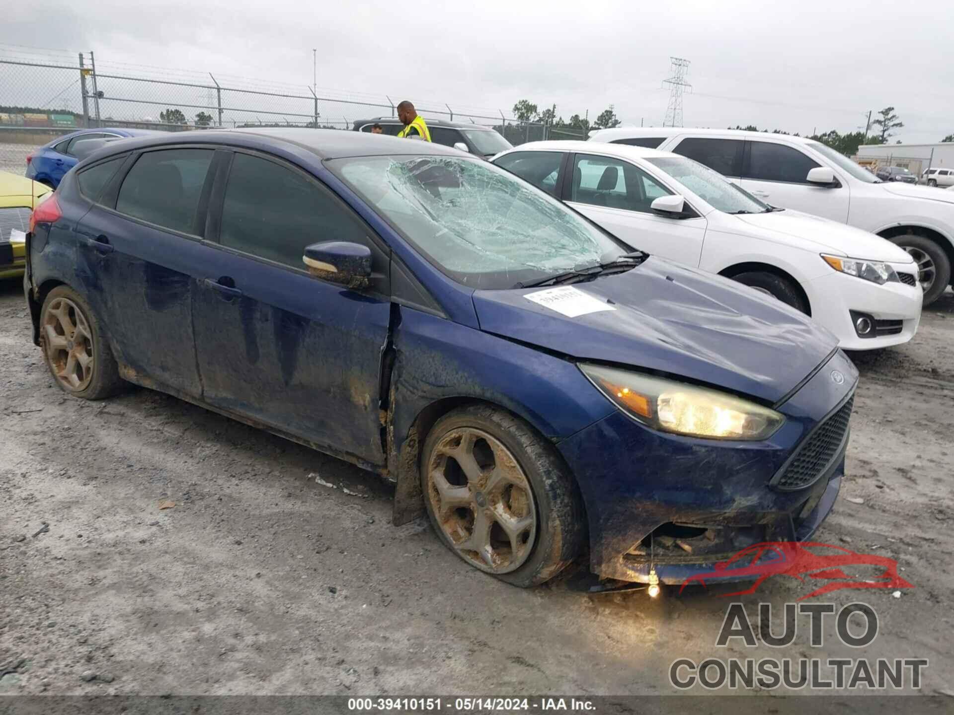 FORD FOCUS 2017 - 1FADP3L93HL256318