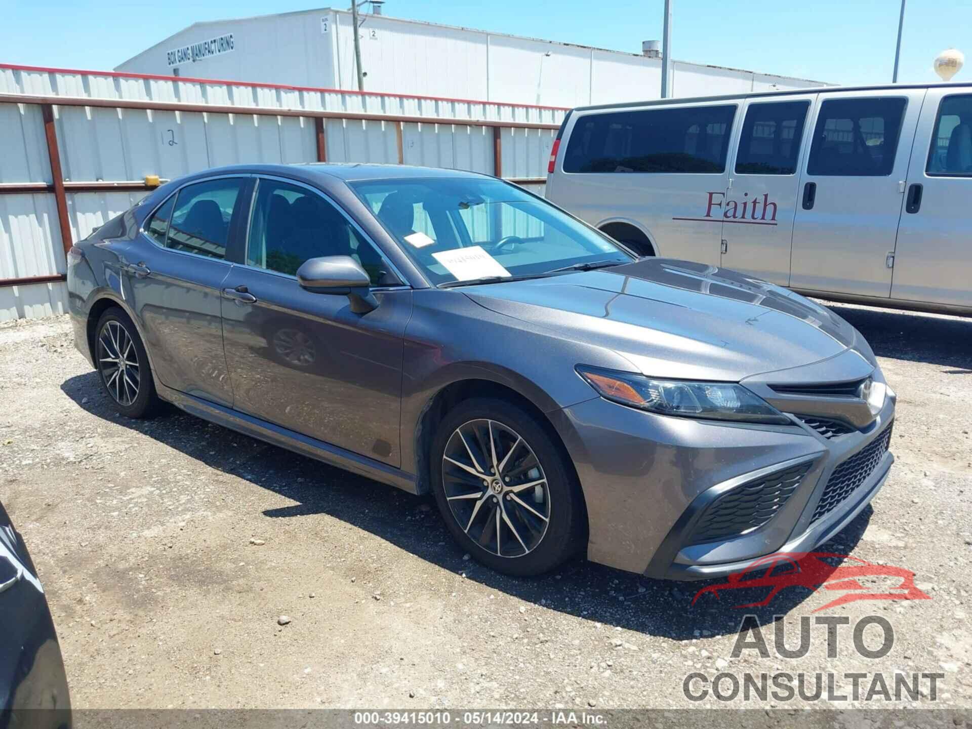TOYOTA CAMRY 2021 - 4T1G11AK0MU485932