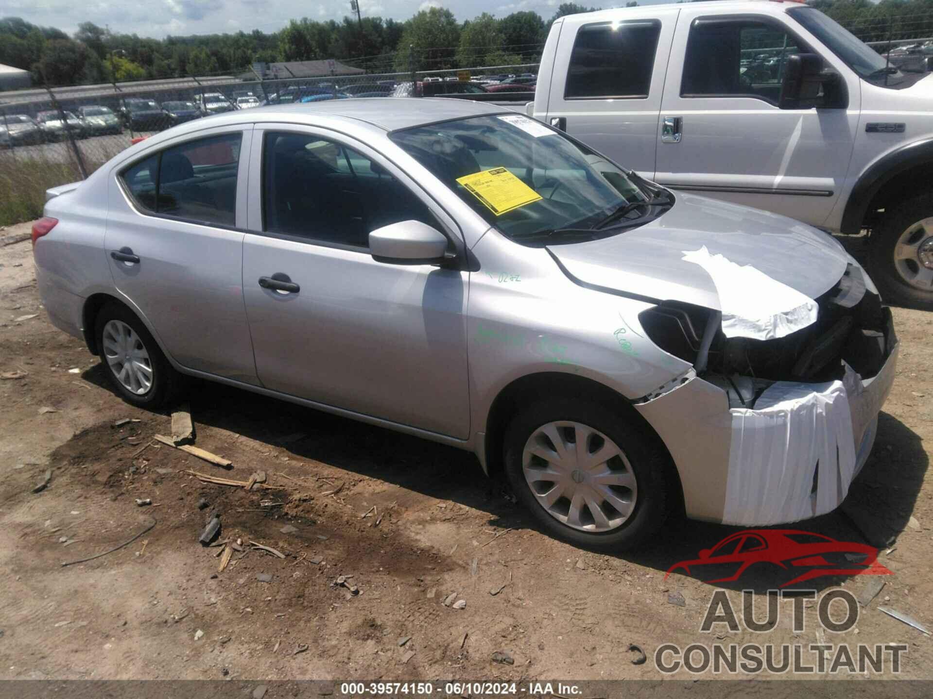 NISSAN VERSA 2019 - 3N1CN7APXKL830156