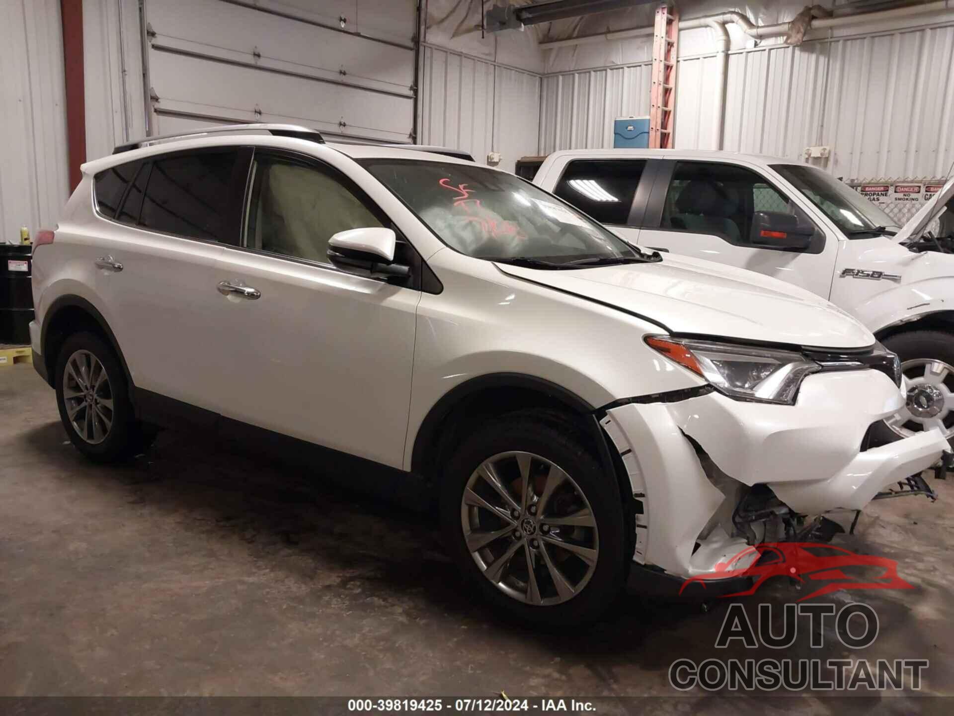 TOYOTA RAV4 2017 - JTMDFREVXHD213681